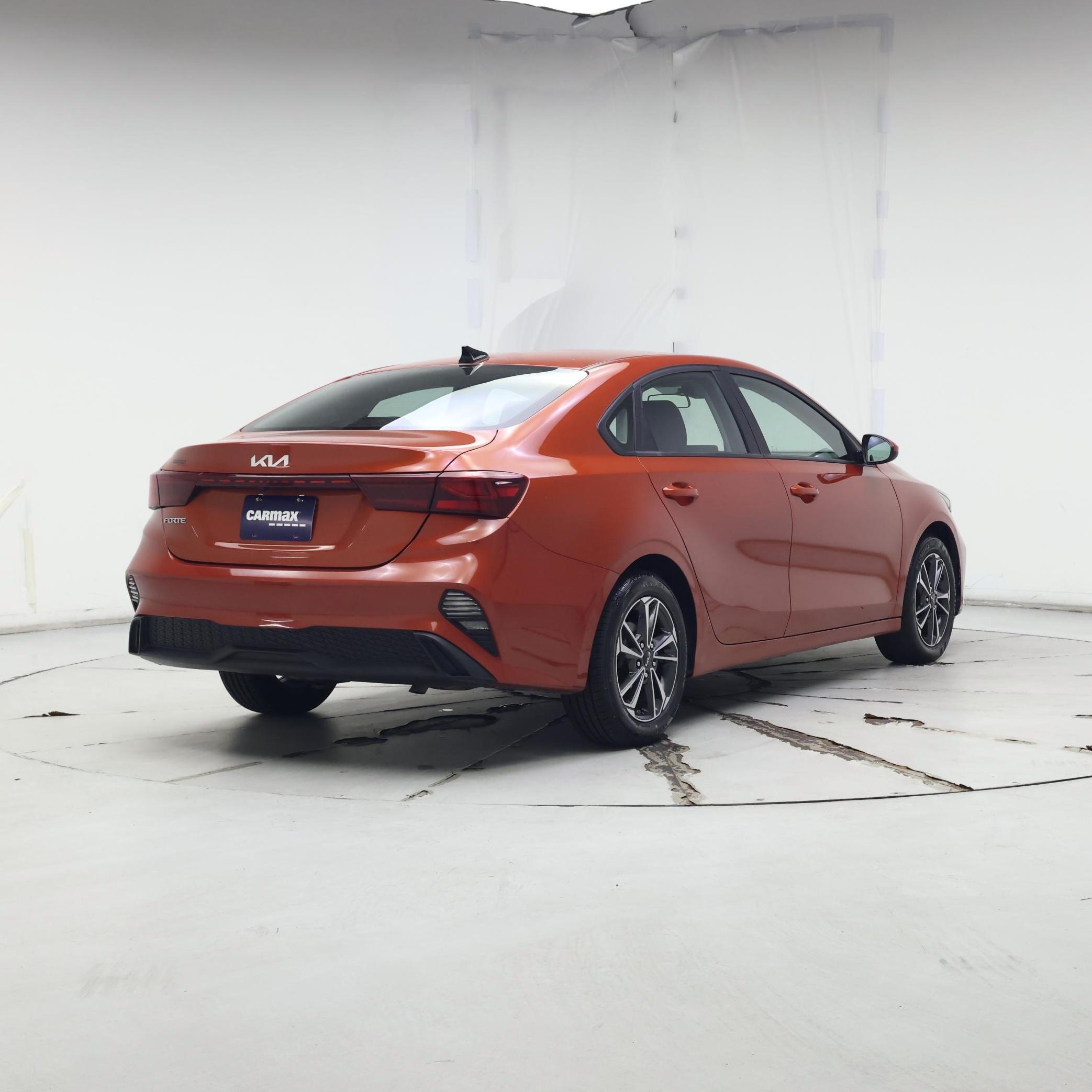 Thumbnail: 2023 Kia Forte - 8