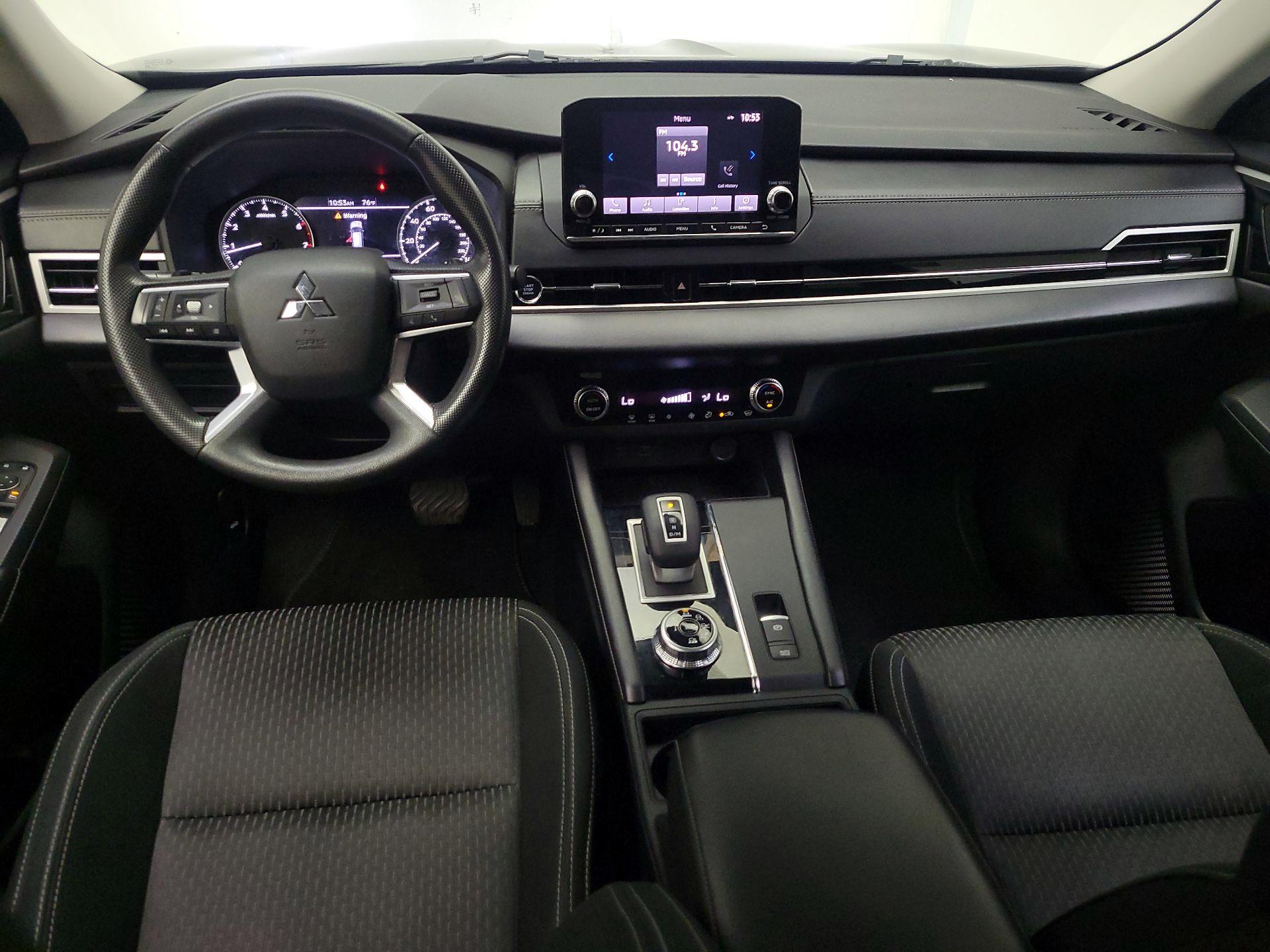 Thumbnail: 2022 Mitsubishi Outlander - 9