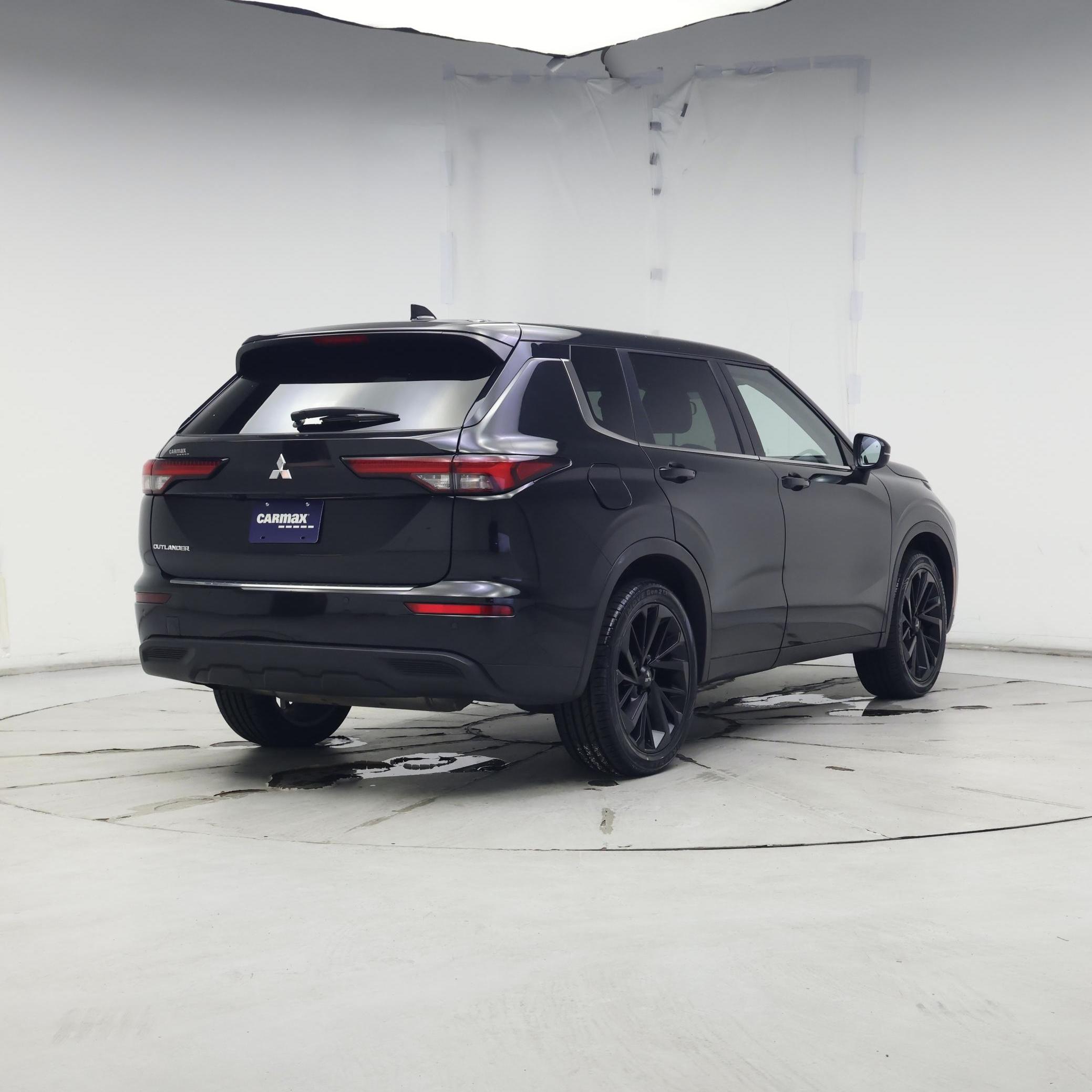 Thumbnail: 2022 Mitsubishi Outlander - 8
