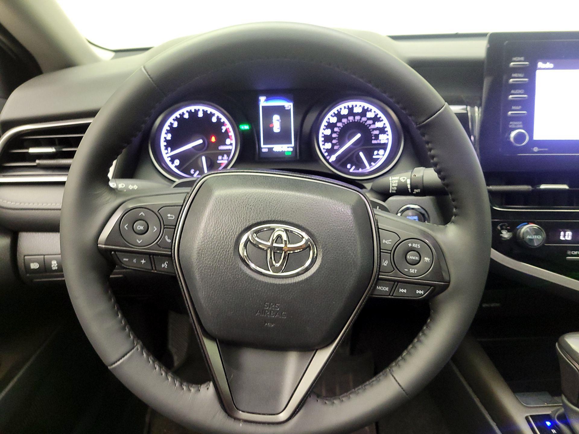 Thumbnail: 2023 Toyota Camry - 10