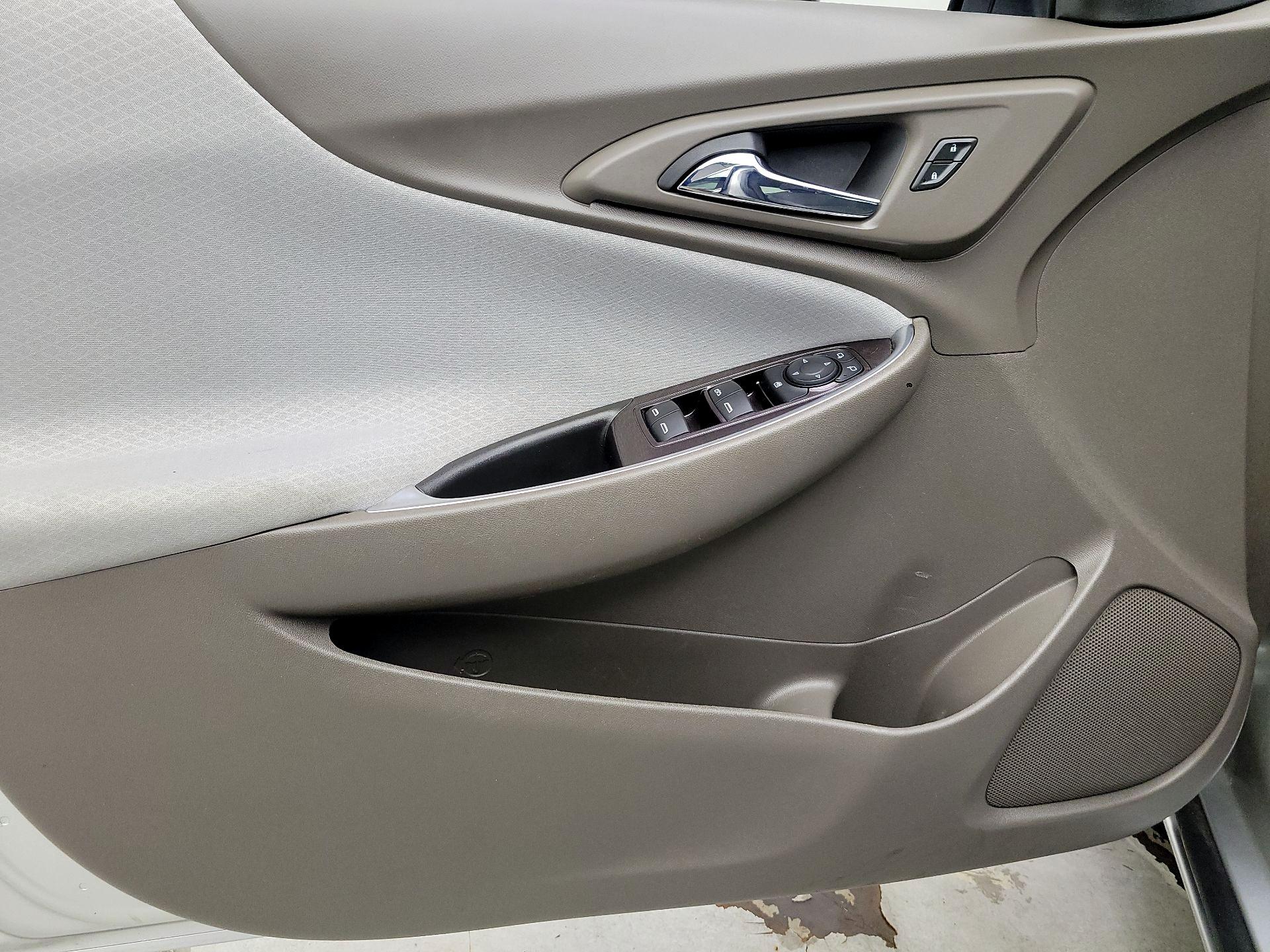 Thumbnail: 2020 Chevrolet Malibu - 12