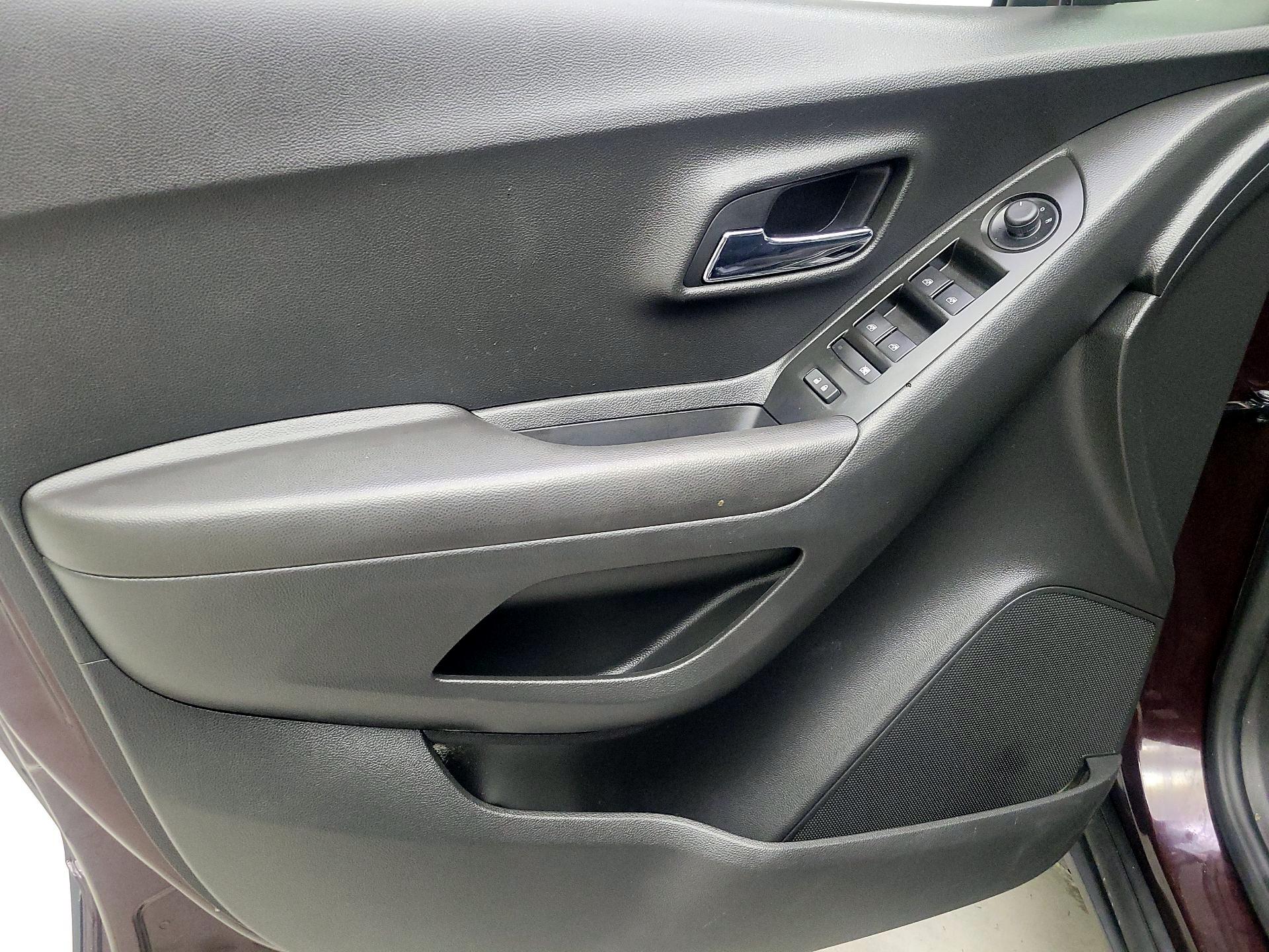 Thumbnail: 2020 Chevrolet Trax - 12