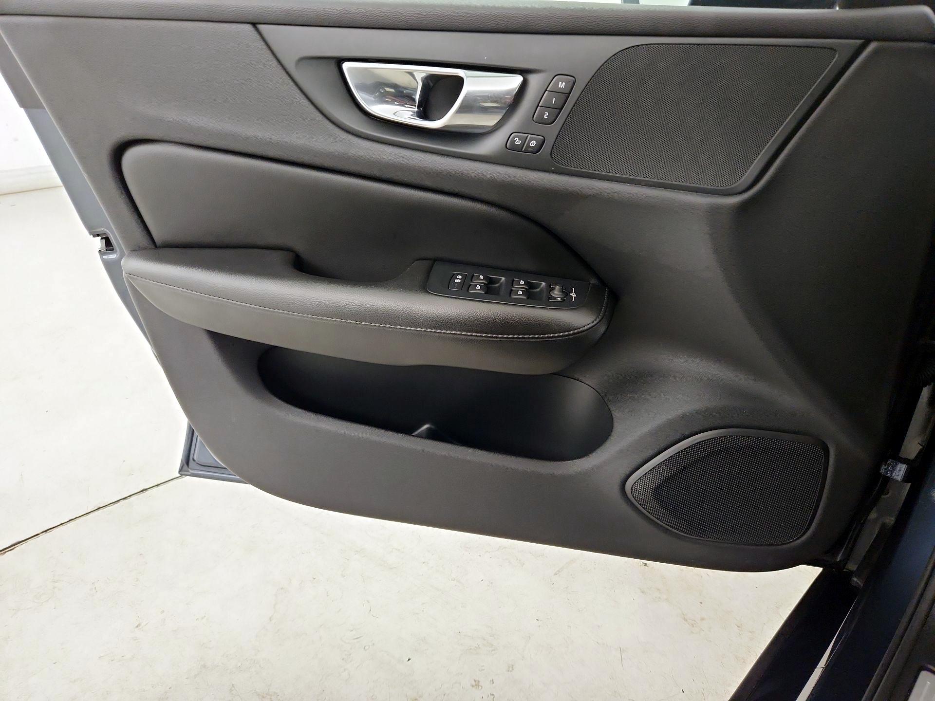 Thumbnail: 2019 Volvo S60 - 12