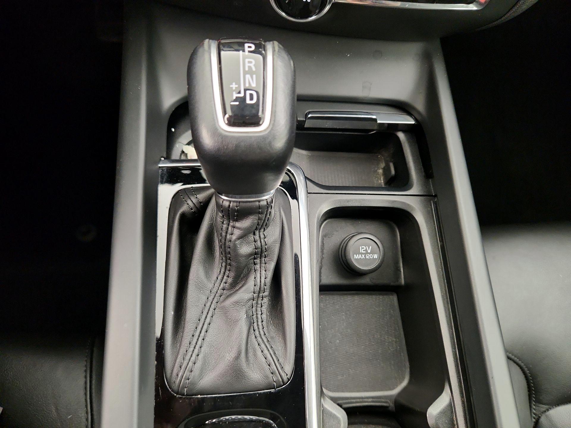 Thumbnail: 2019 Volvo S60 - 18