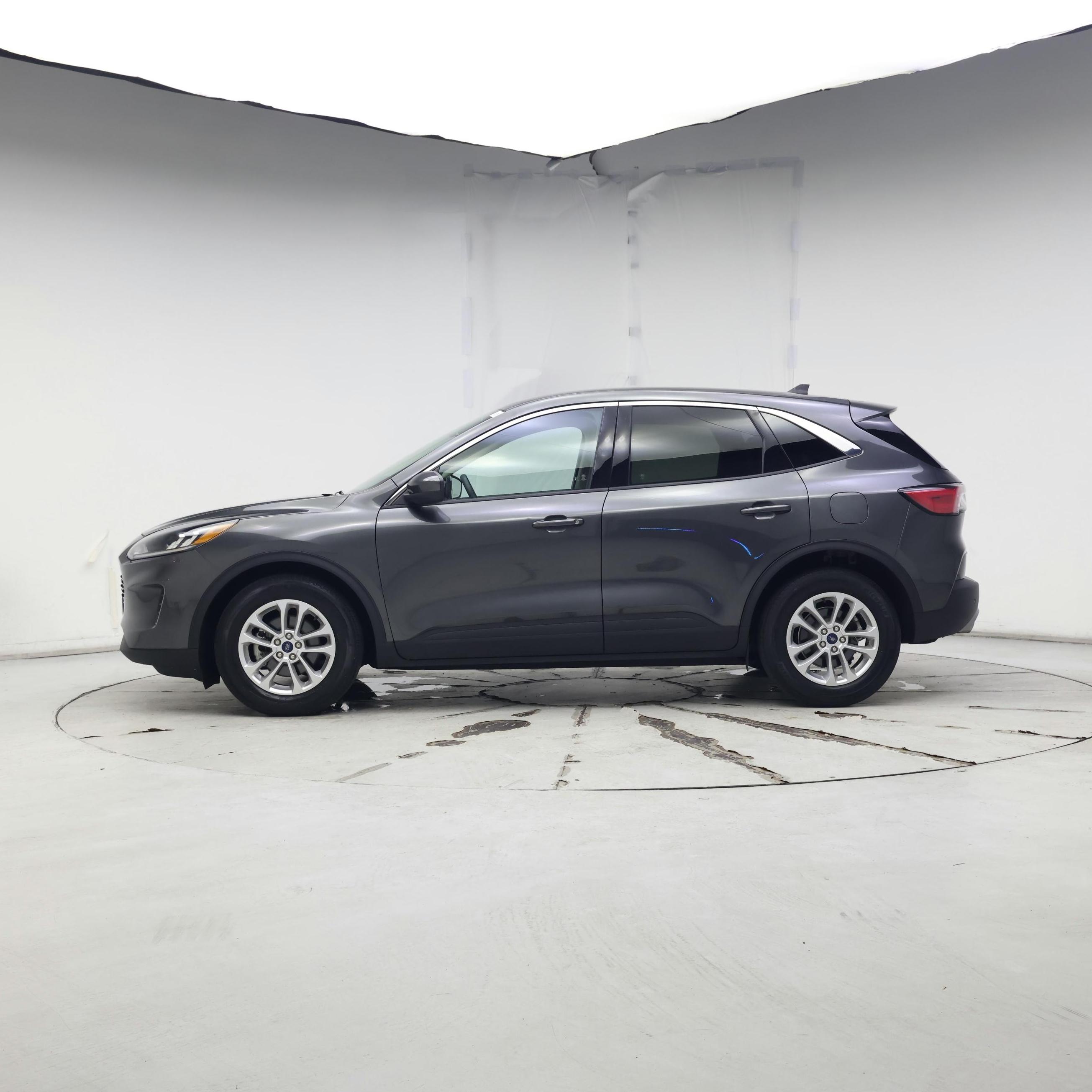 Thumbnail: 2020 Ford Escape - 3