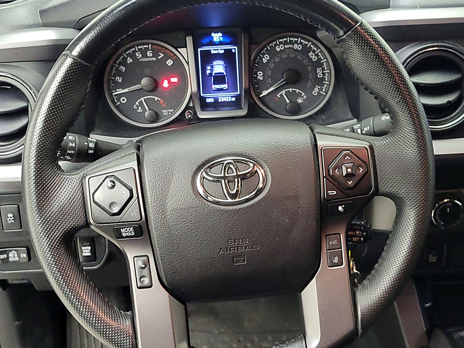 Thumbnail: 2022 Toyota Tacoma - 10