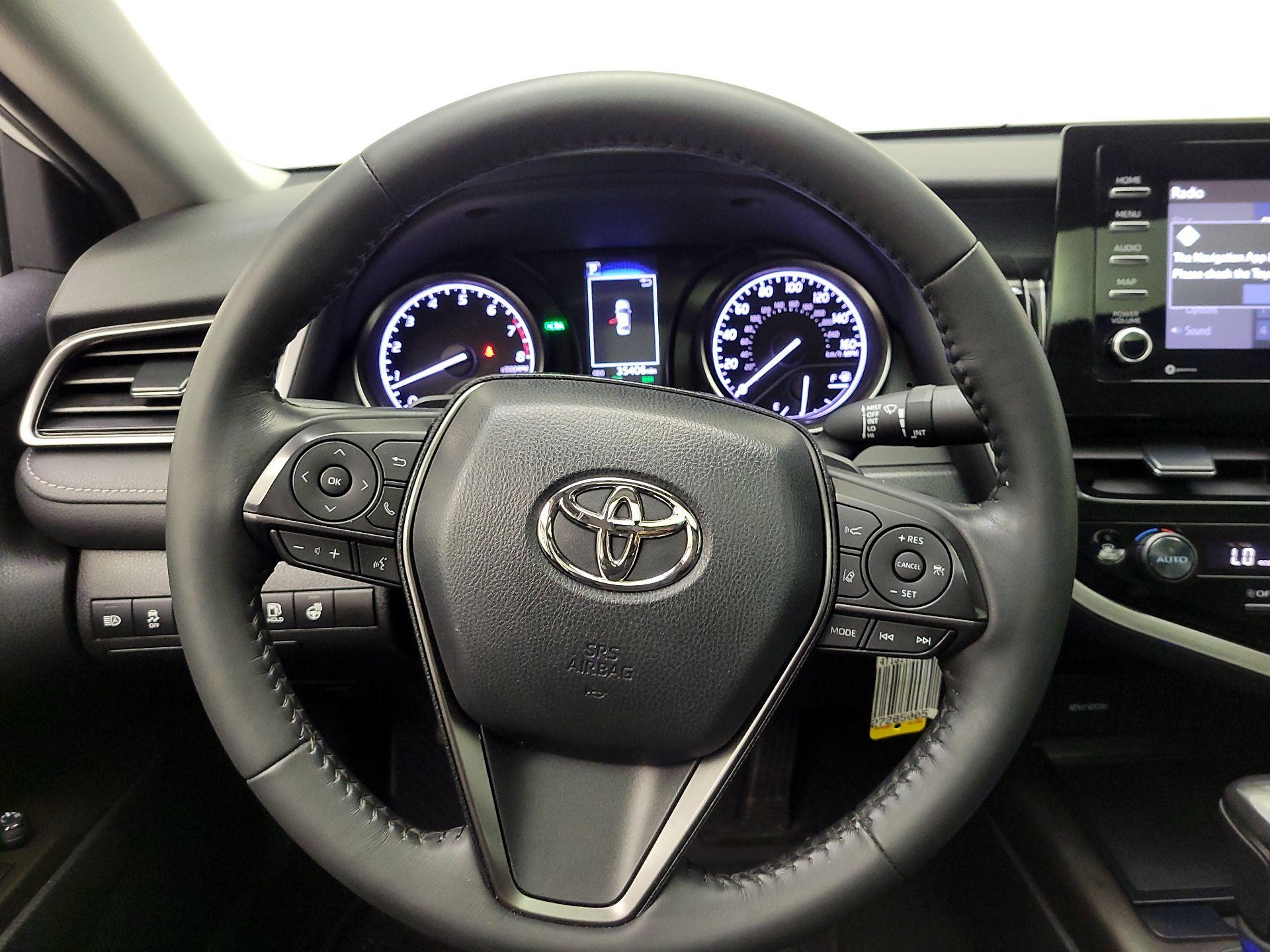 Thumbnail: 2022 Toyota Camry - 10