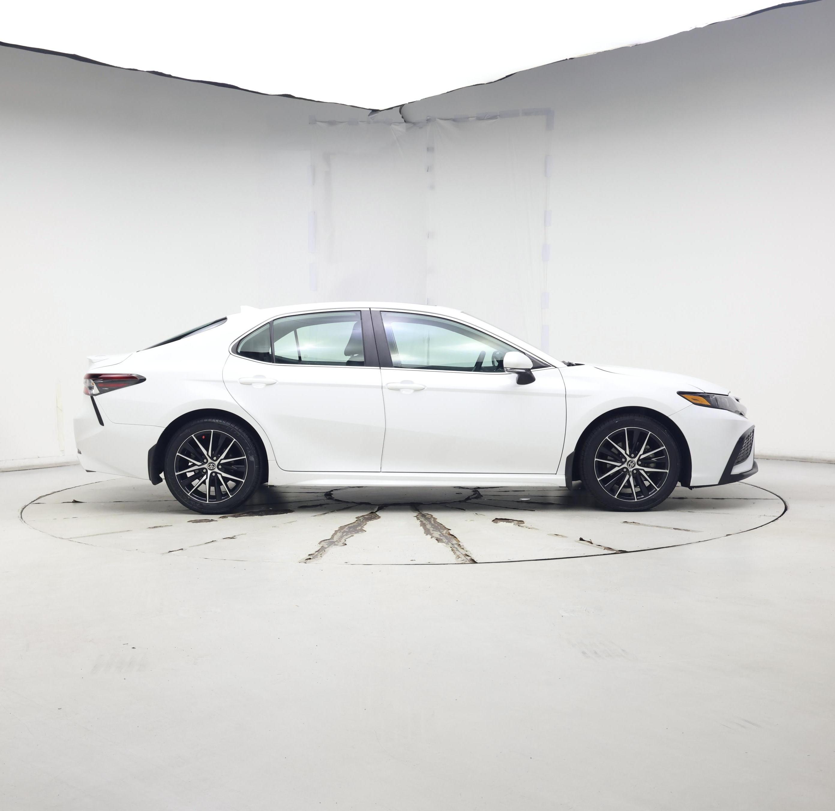Thumbnail: 2022 Toyota Camry - 7