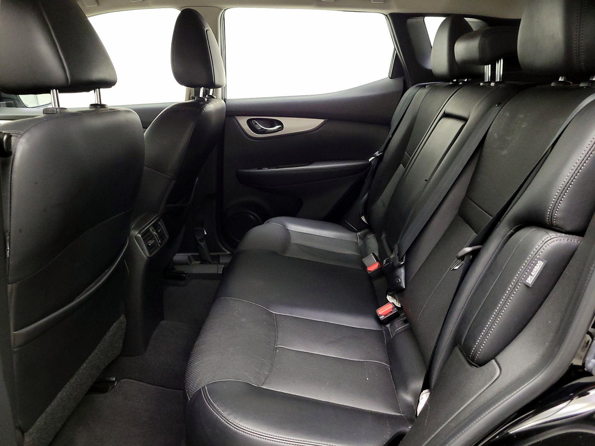 Thumbnail: 2020 Nissan Rogue Sport - 20