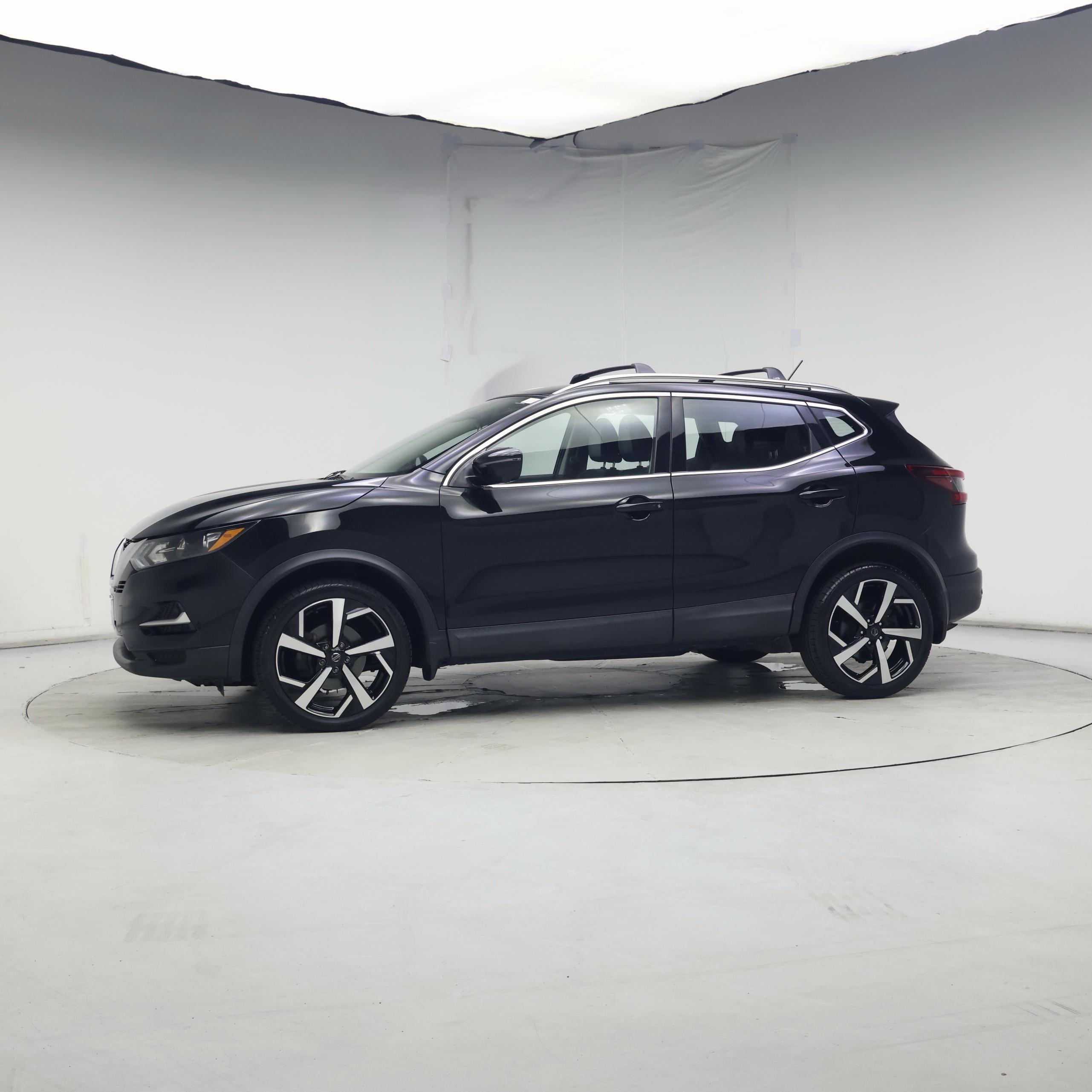 Thumbnail: 2020 Nissan Rogue Sport - 3