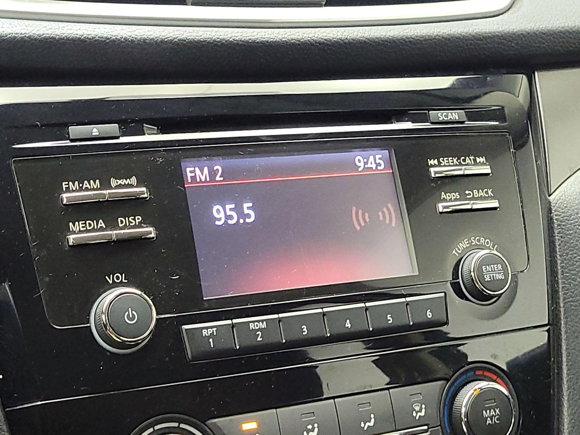 Thumbnail: 2016 Nissan Rogue - 15