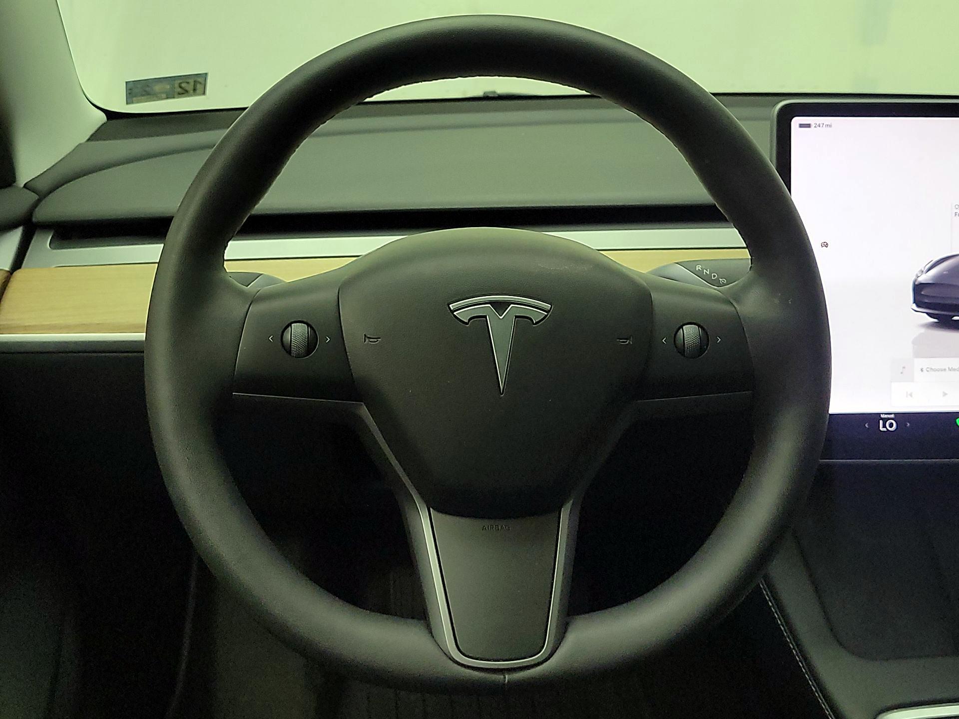 Thumbnail: 2023 Tesla Model 3 - 10