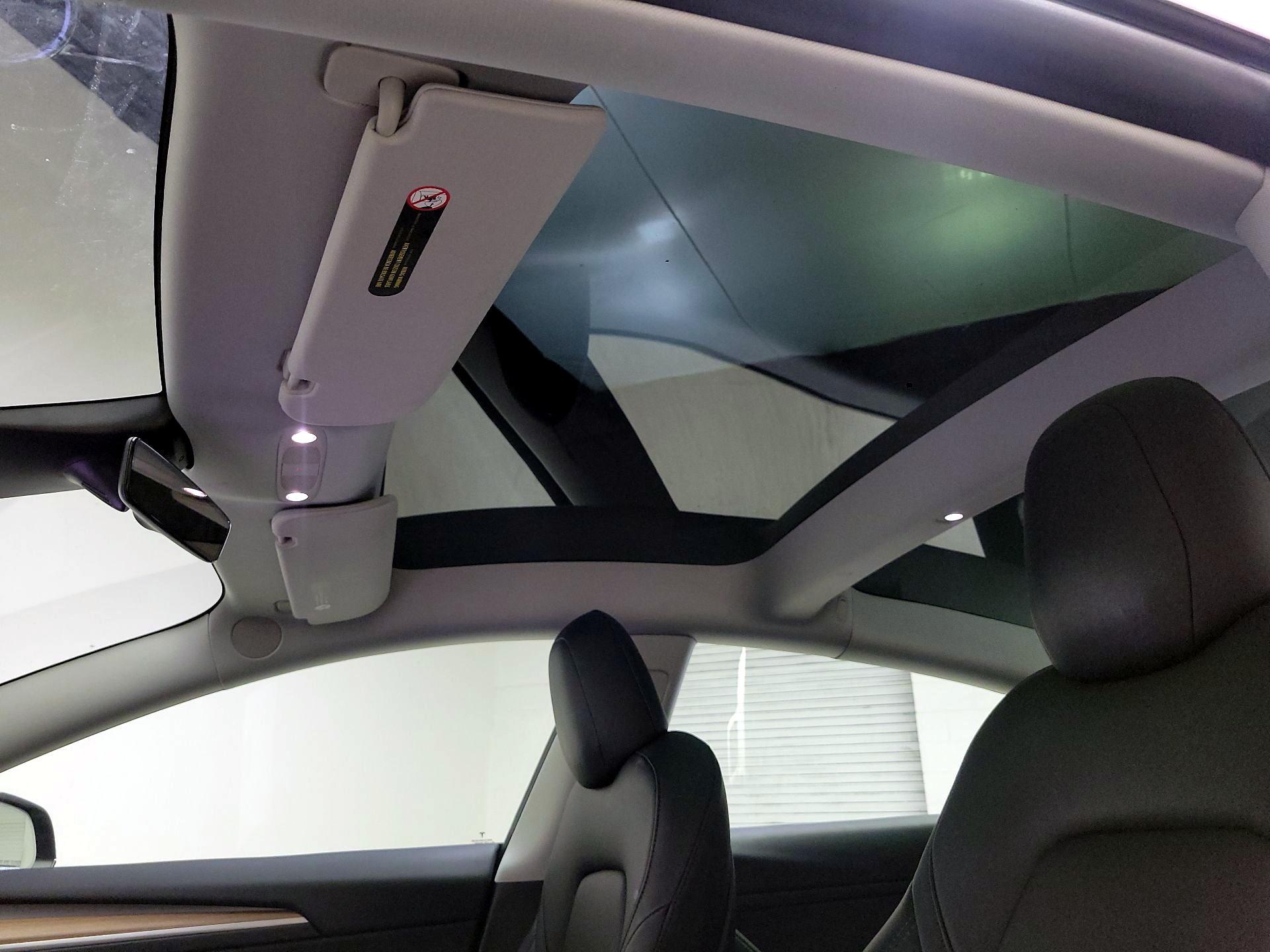 Thumbnail: 2023 Tesla Model 3 - 19