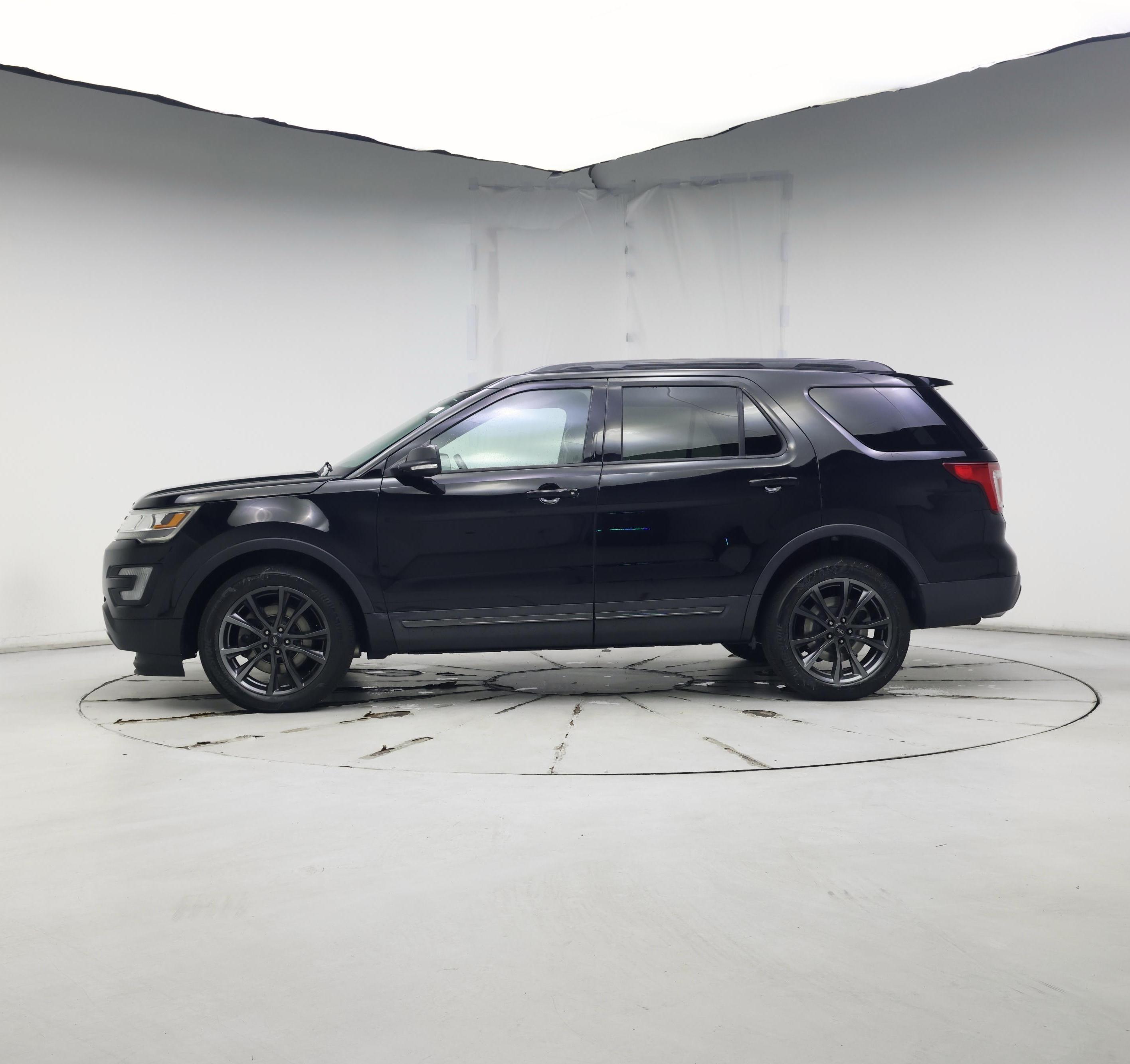 Thumbnail: 2017 Ford Explorer - 3