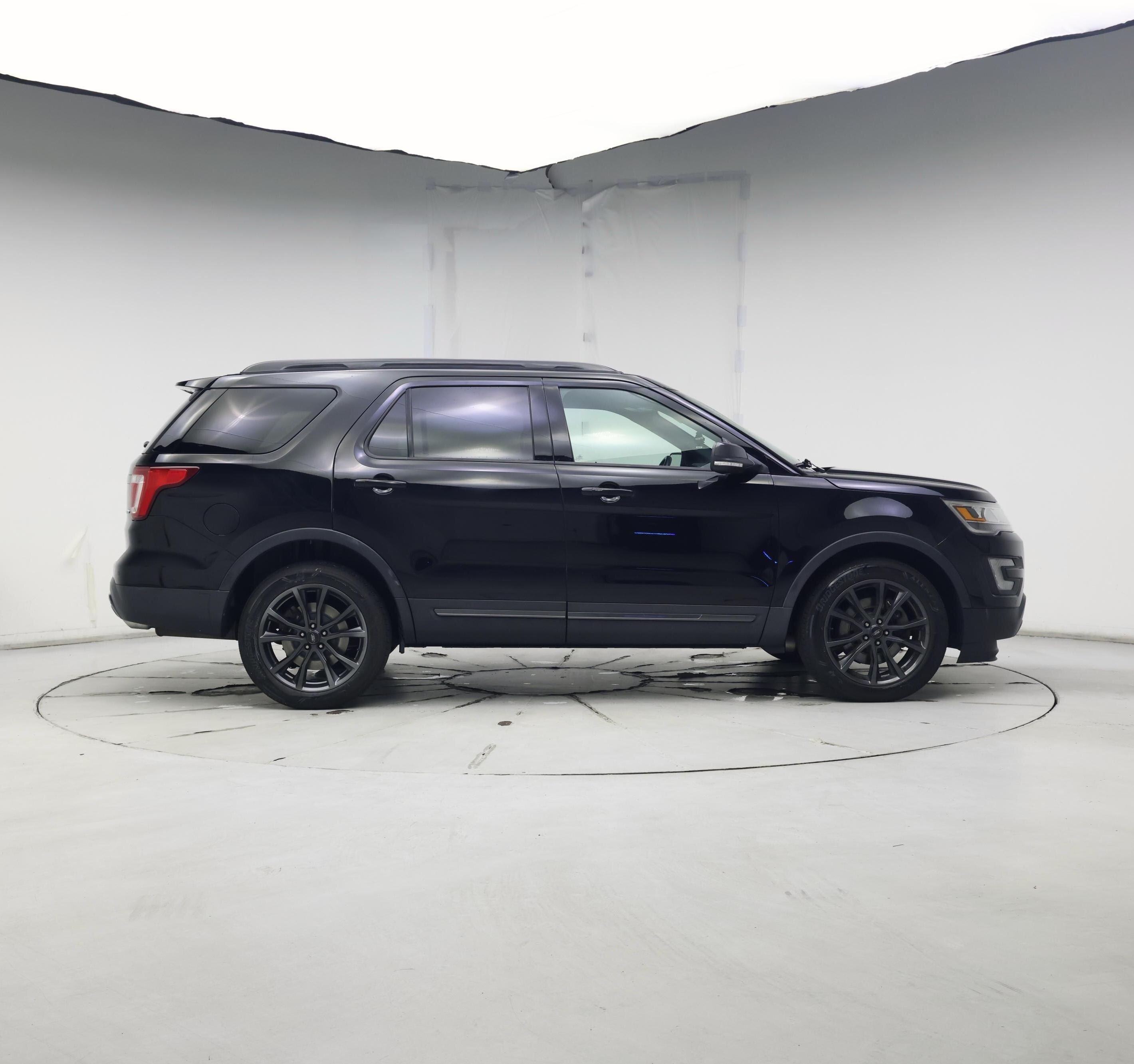 Thumbnail: 2017 Ford Explorer - 7