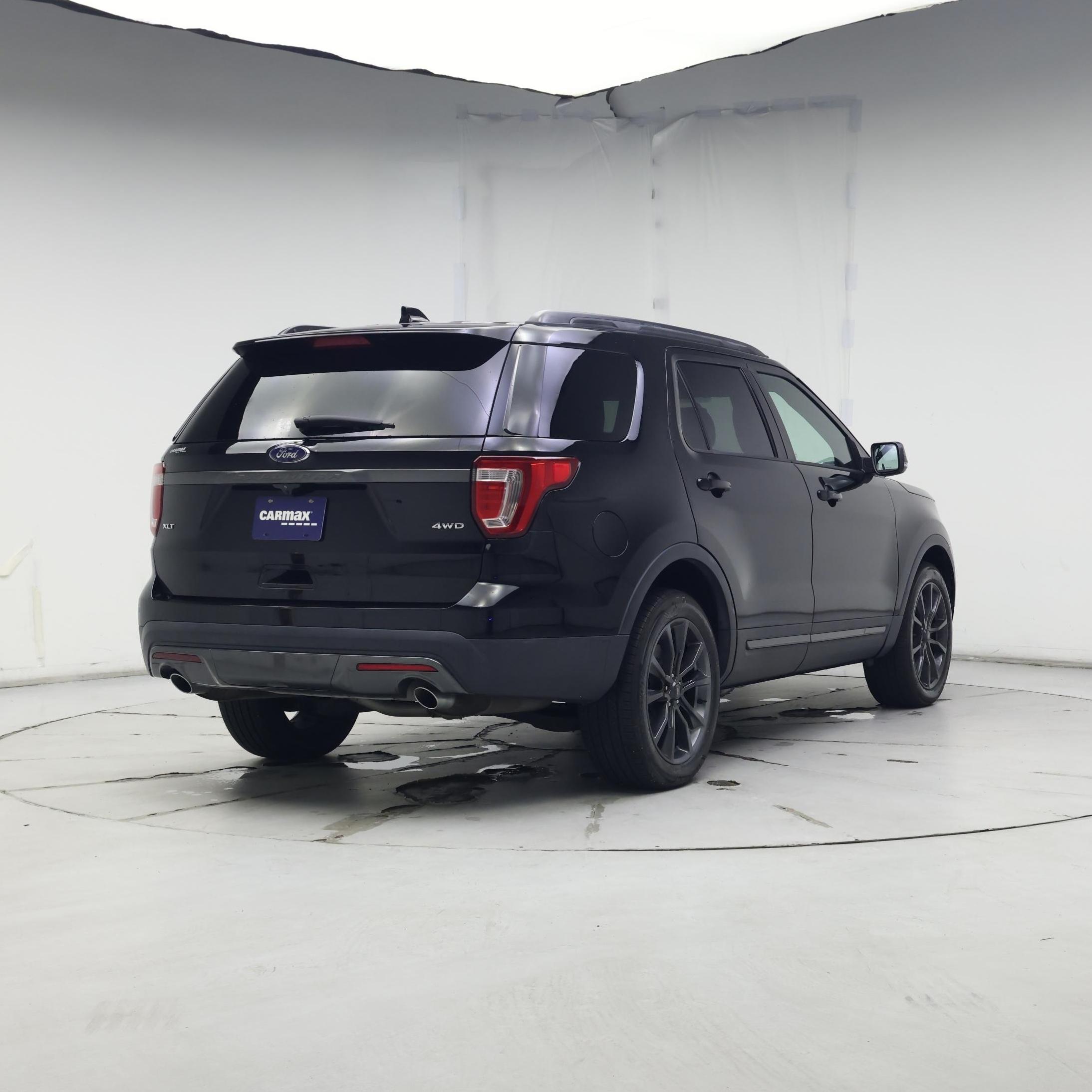 Thumbnail: 2017 Ford Explorer - 8