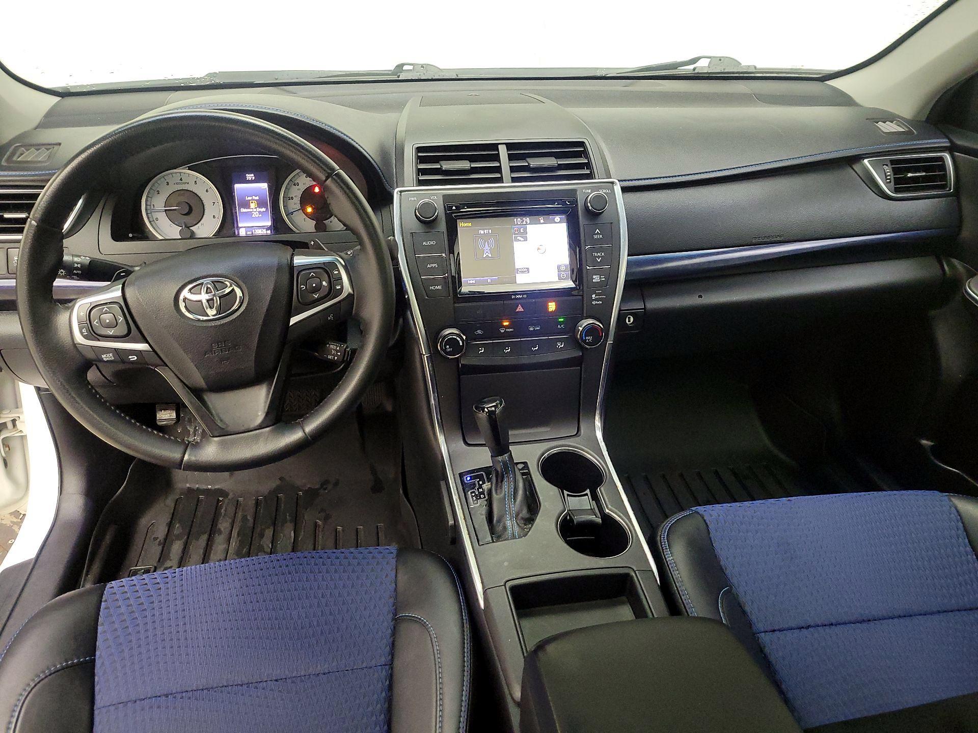 Thumbnail: 2016 Toyota Camry - 9