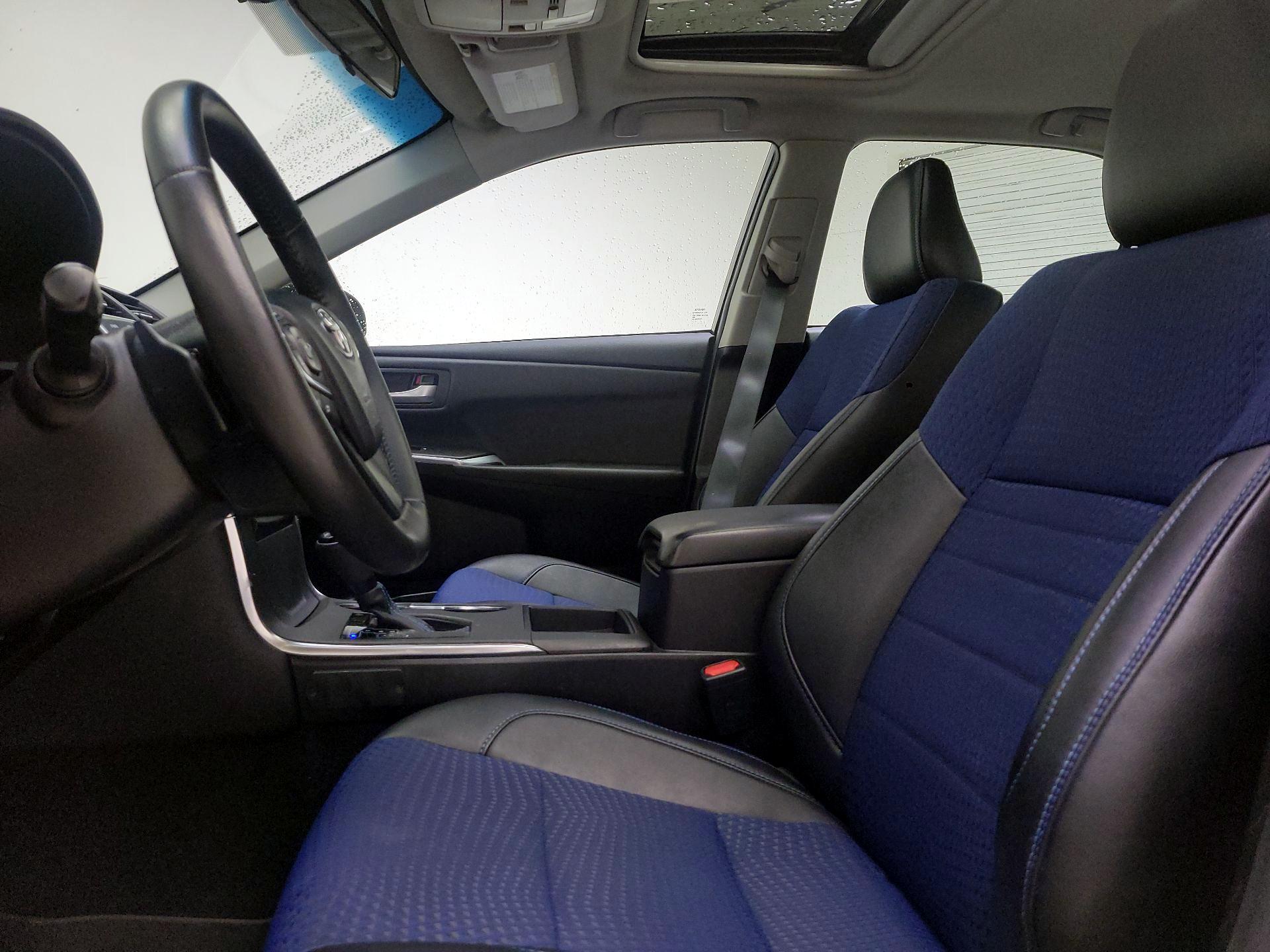 Thumbnail: 2016 Toyota Camry - 11