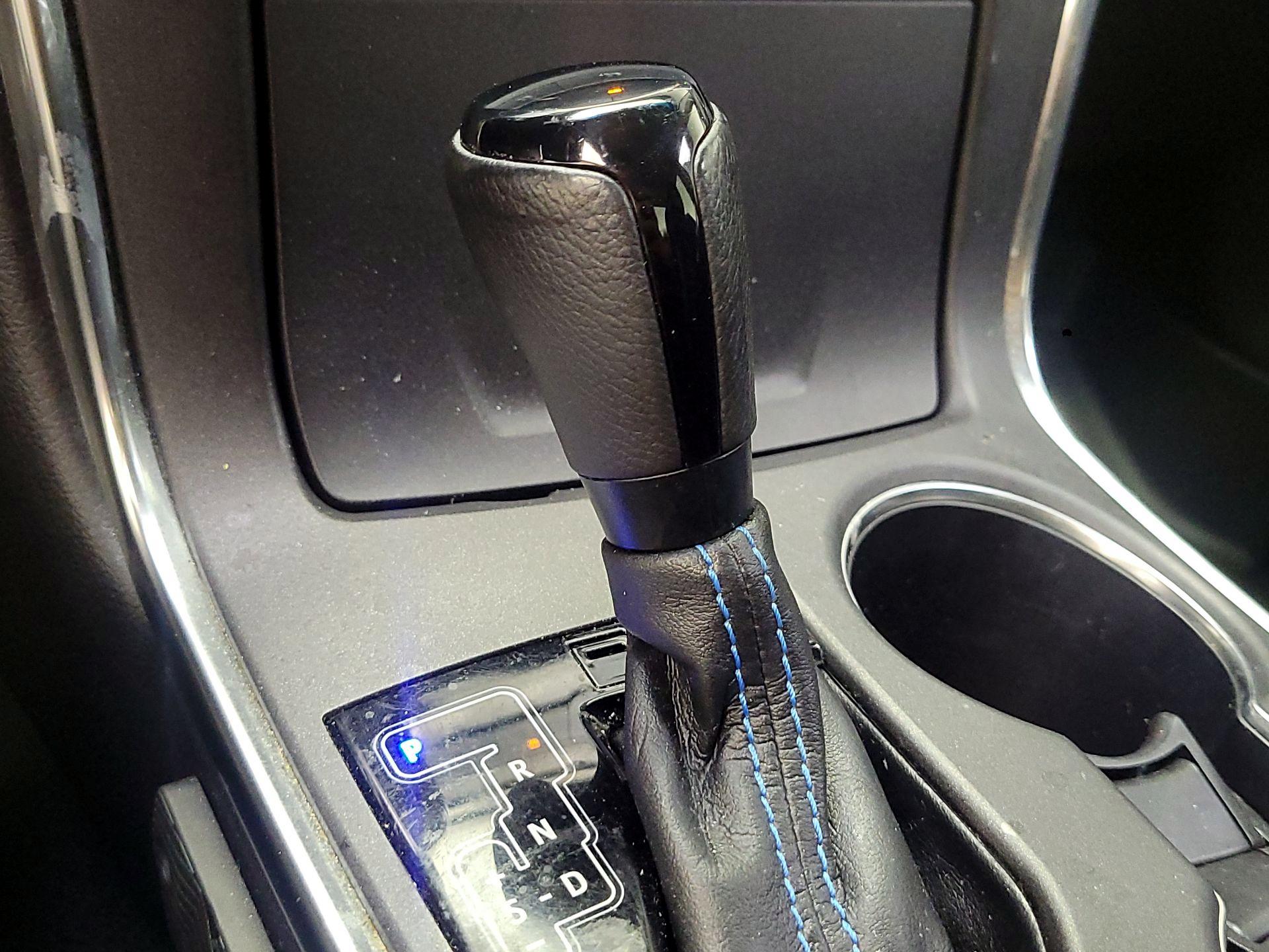 Thumbnail: 2016 Toyota Camry - 18