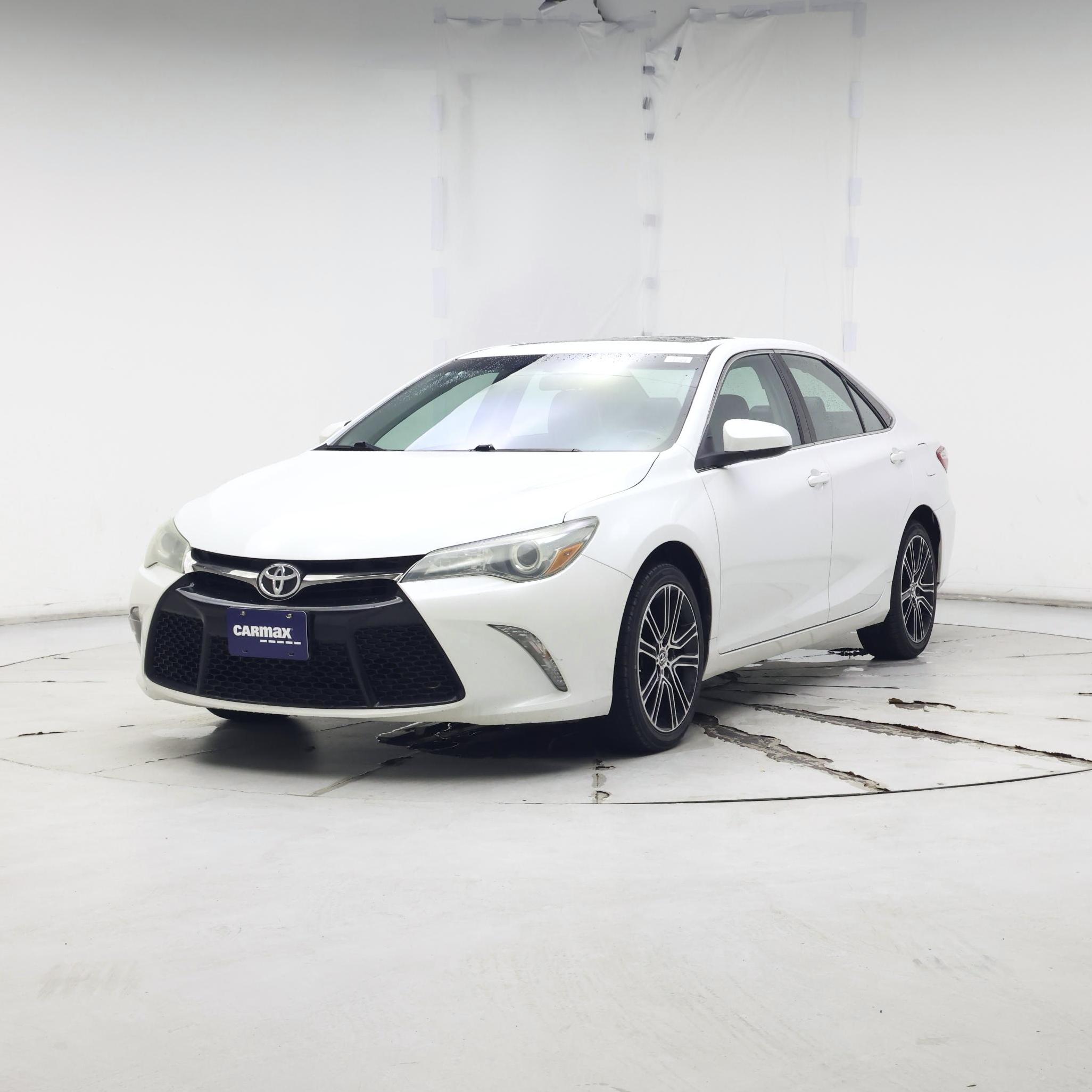 Thumbnail: 2016 Toyota Camry - 4