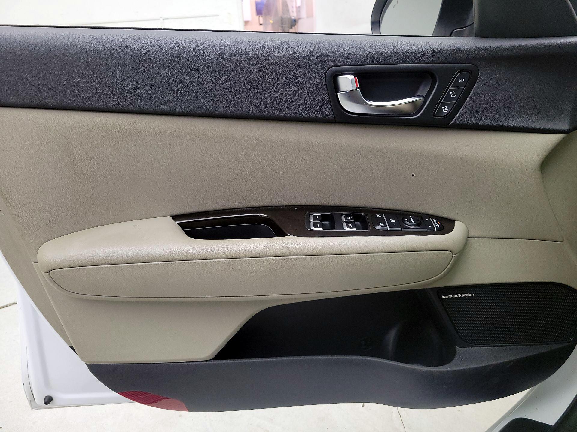 Thumbnail: 2016 Kia Optima - 12