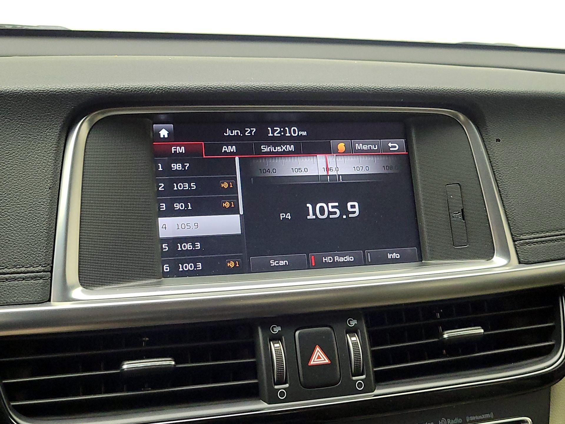 Thumbnail: 2016 Kia Optima - 16