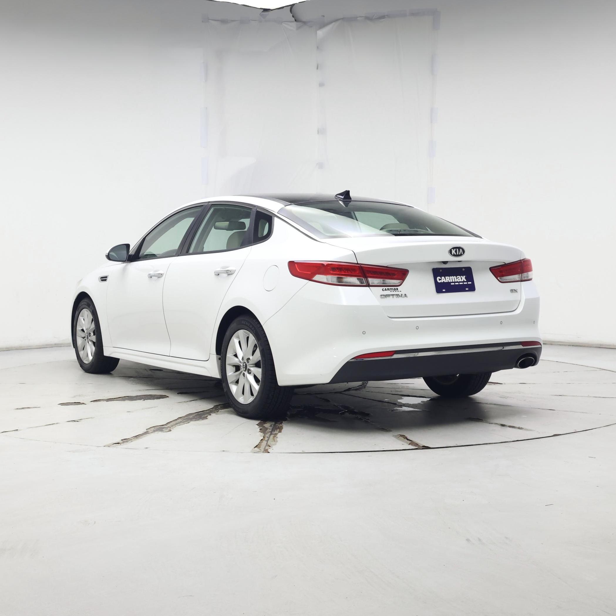 Thumbnail: 2016 Kia Optima - 2