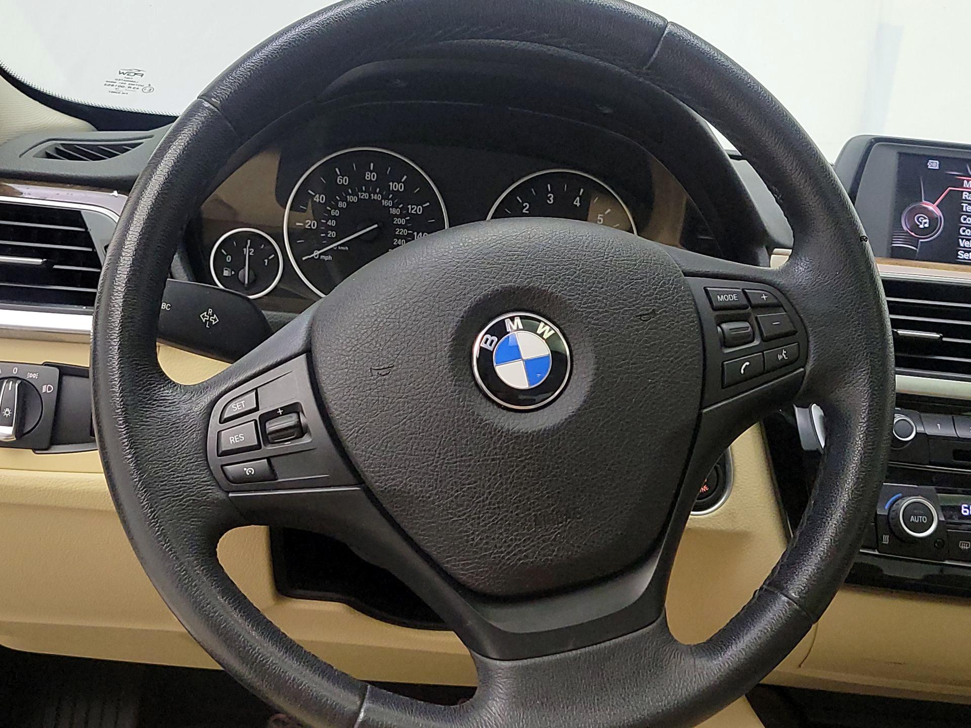 Thumbnail: 2017 BMW 3 Series - 10
