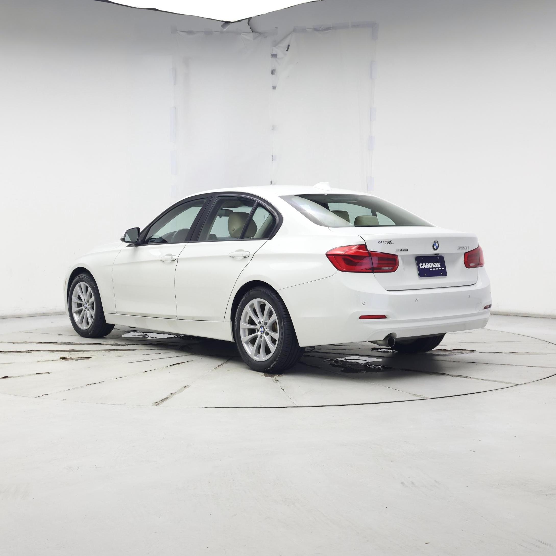 Thumbnail: 2017 BMW 3 Series - 2