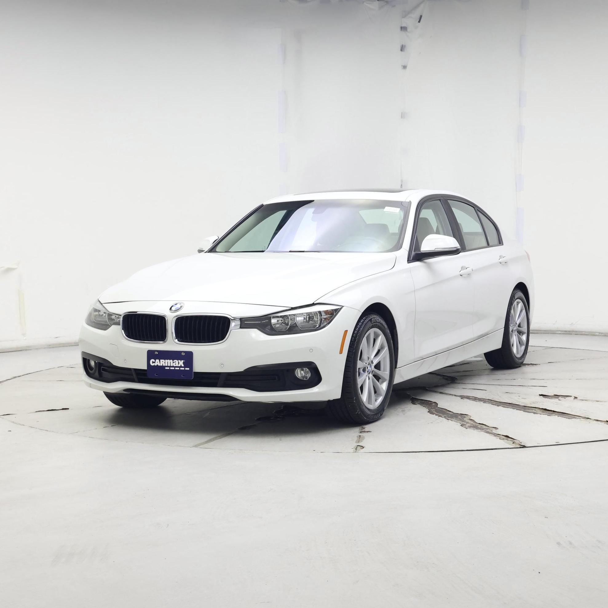 Thumbnail: 2017 BMW 3 Series - 4