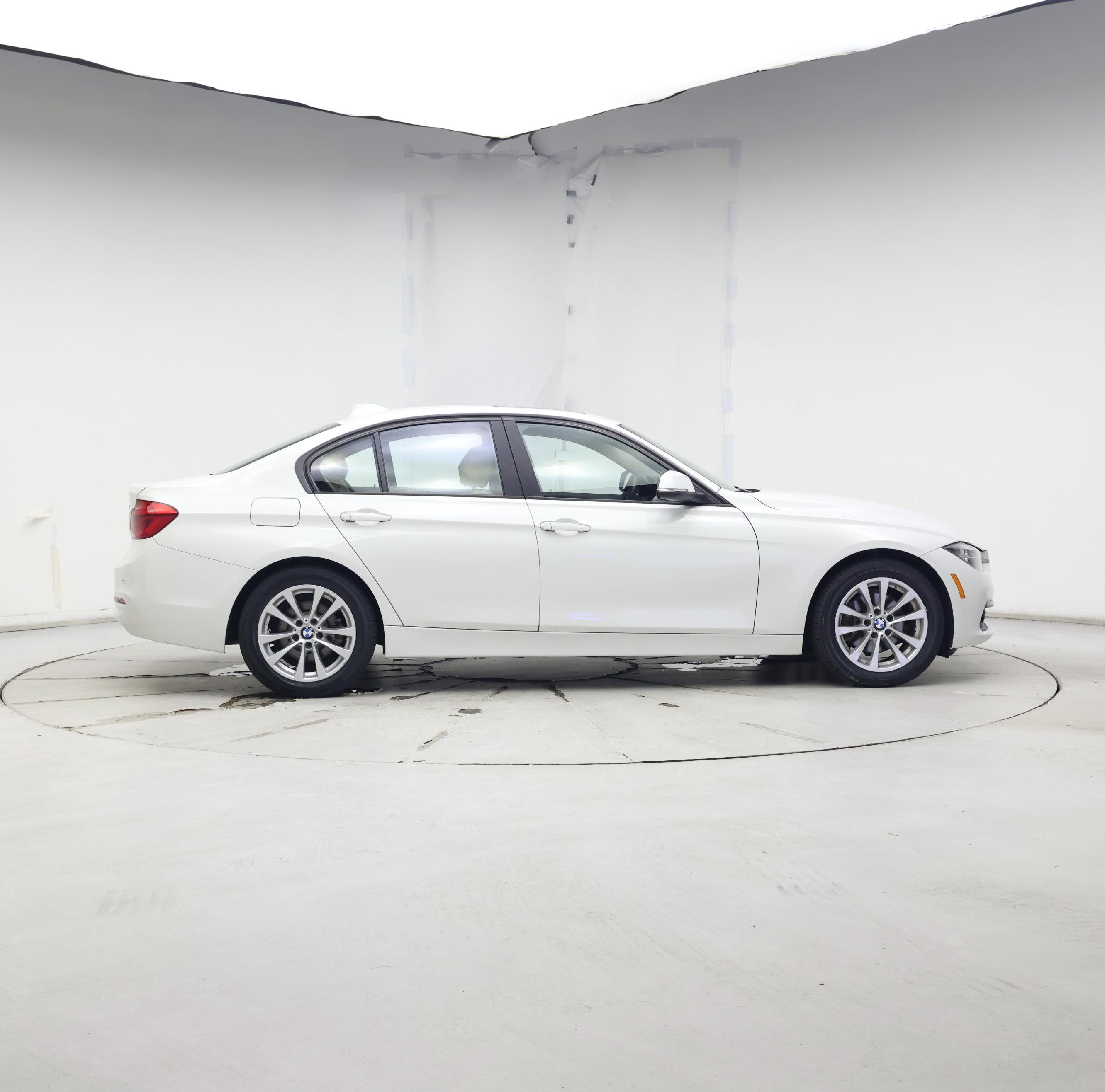 Thumbnail: 2017 BMW 3 Series - 7