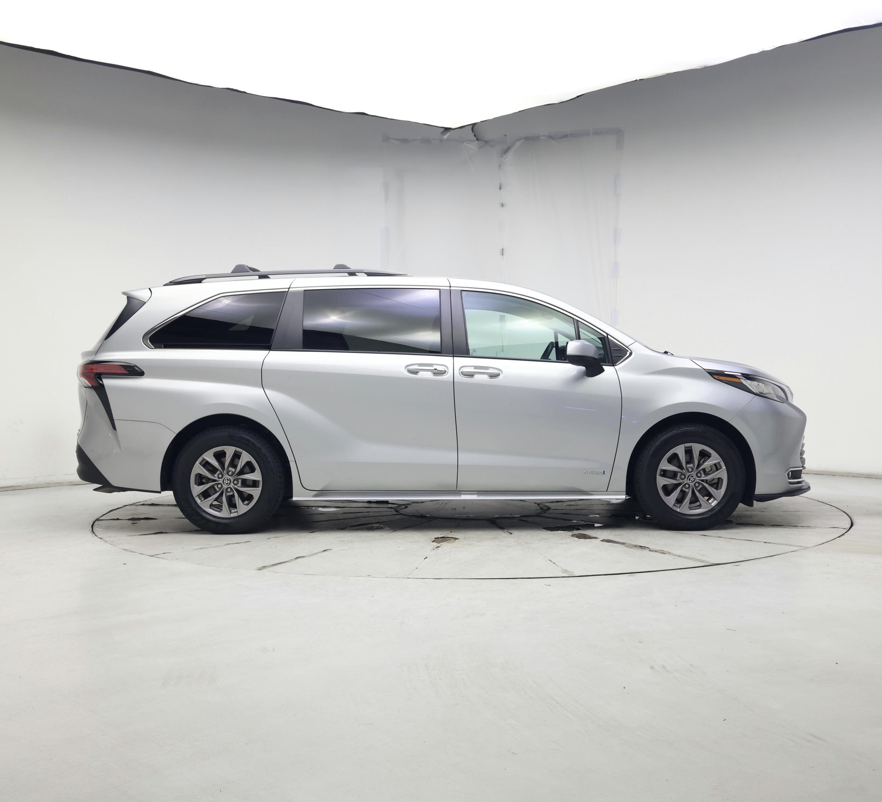 Thumbnail: 2021 Toyota Sienna - 7