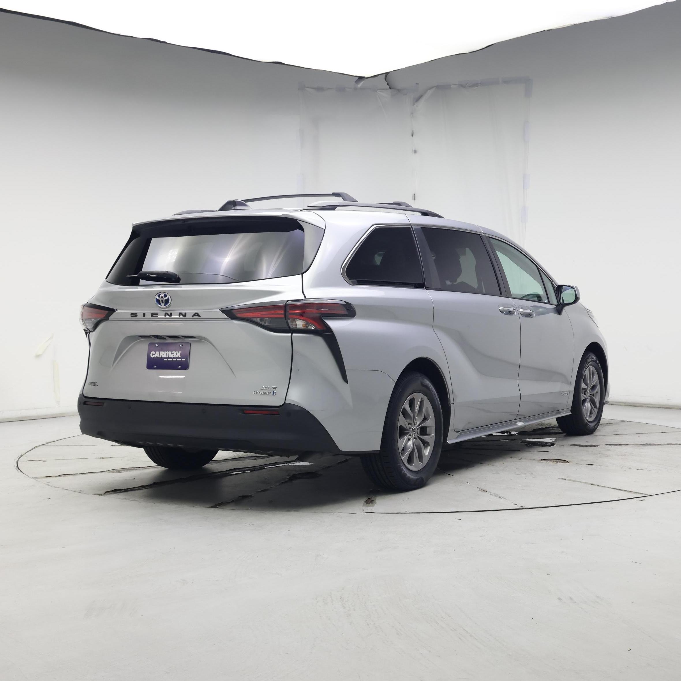 Thumbnail: 2021 Toyota Sienna - 8