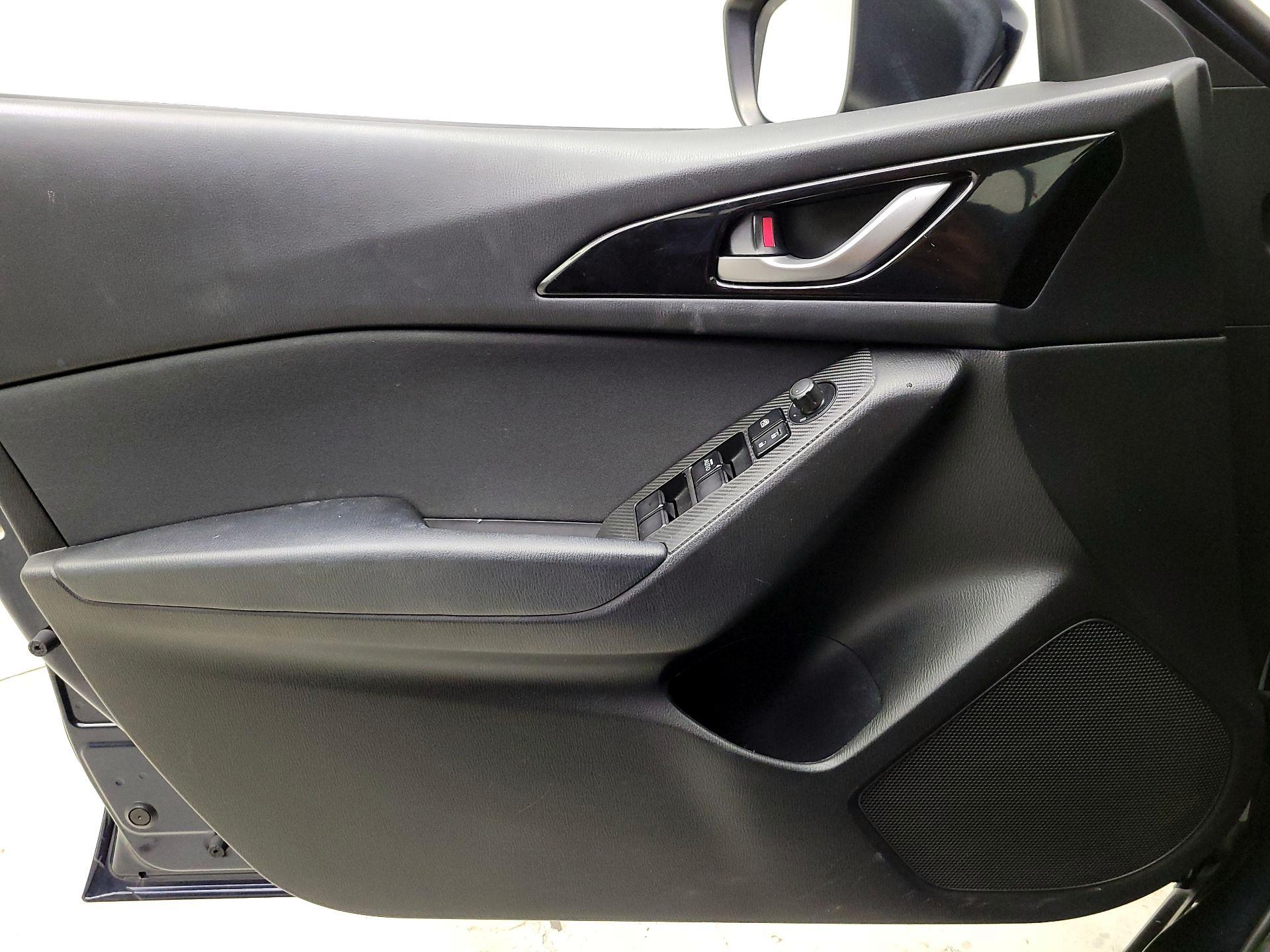 Thumbnail: 2015 Mazda Mazda3 - 12