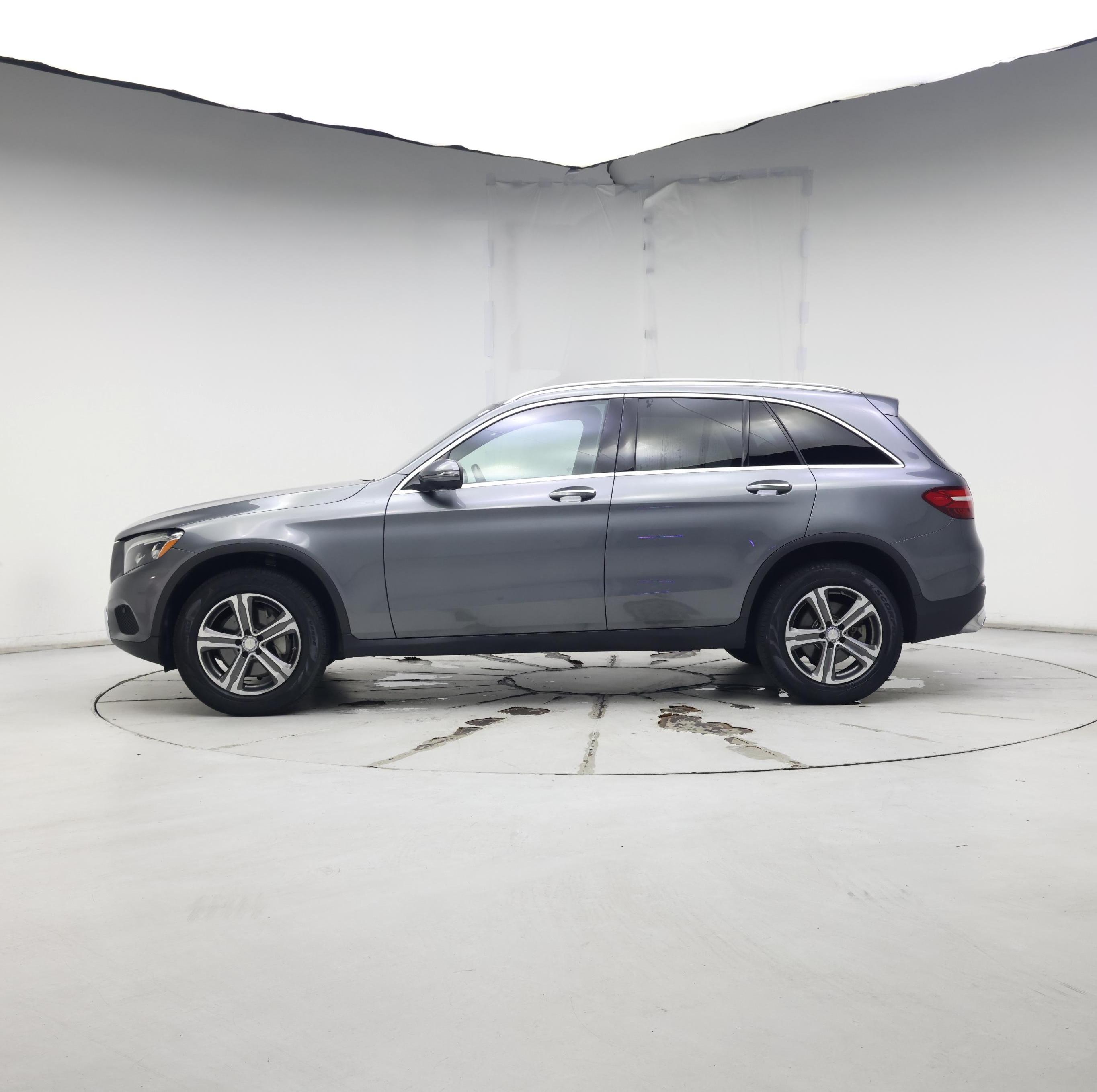 Thumbnail: 2017 Mercedes-Benz GLC - 3