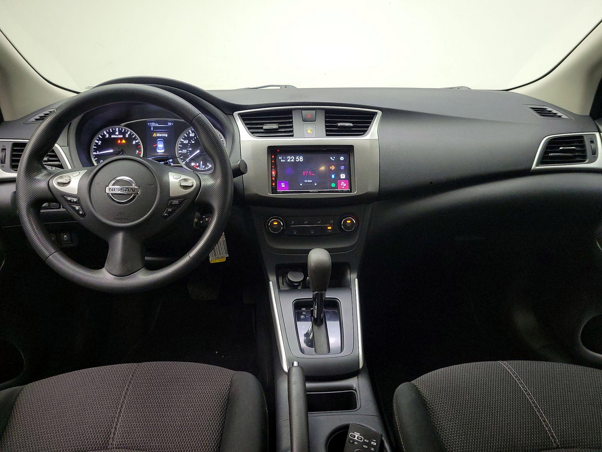 Thumbnail: 2018 Nissan Sentra - 9