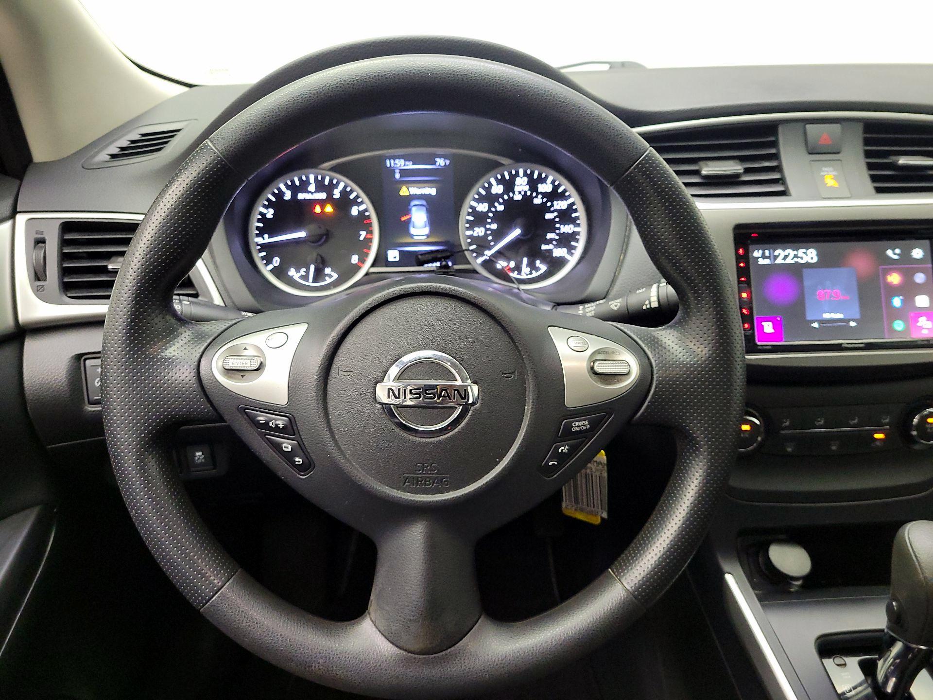 Thumbnail: 2018 Nissan Sentra - 10