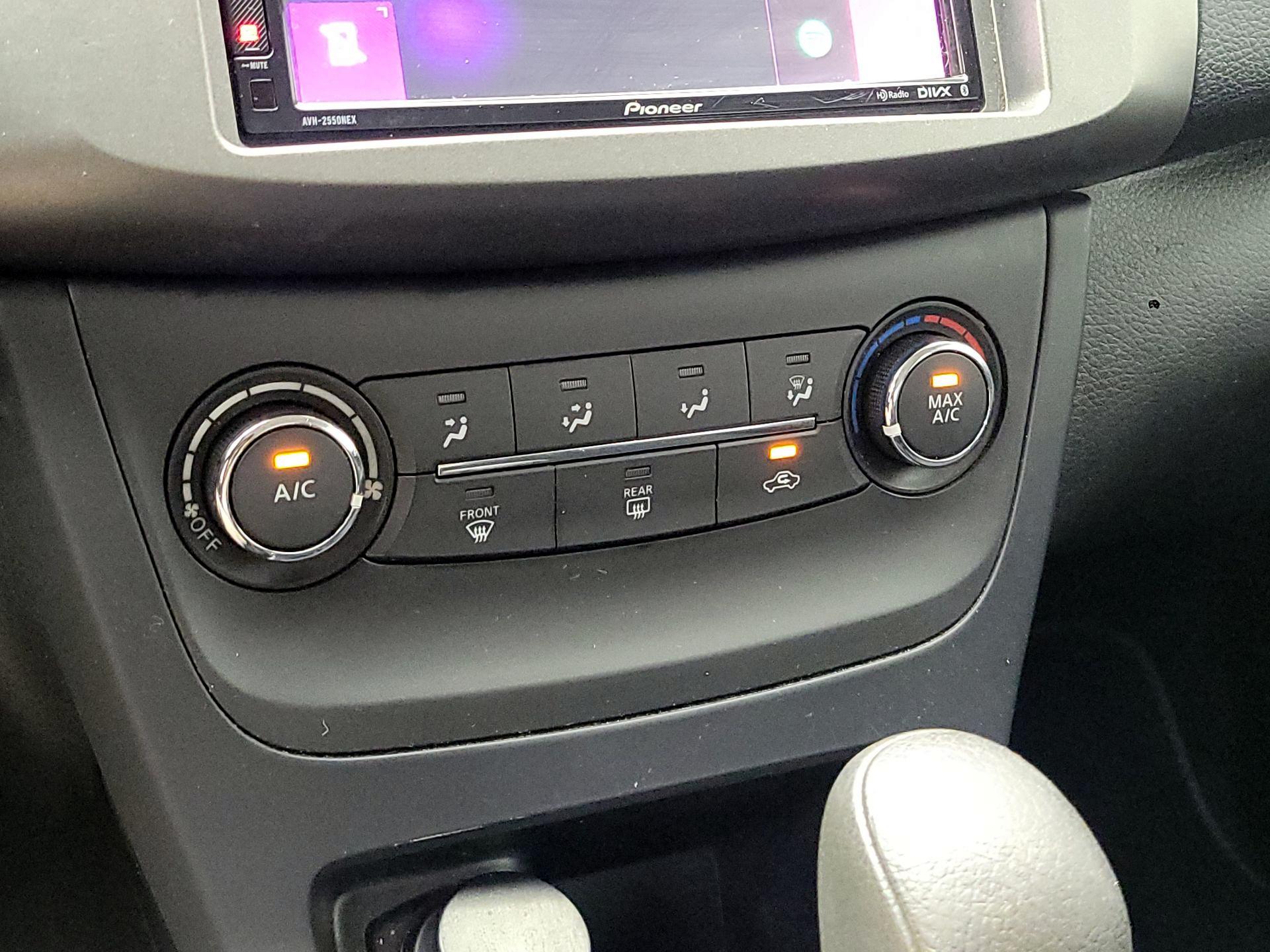 Thumbnail: 2018 Nissan Sentra - 16
