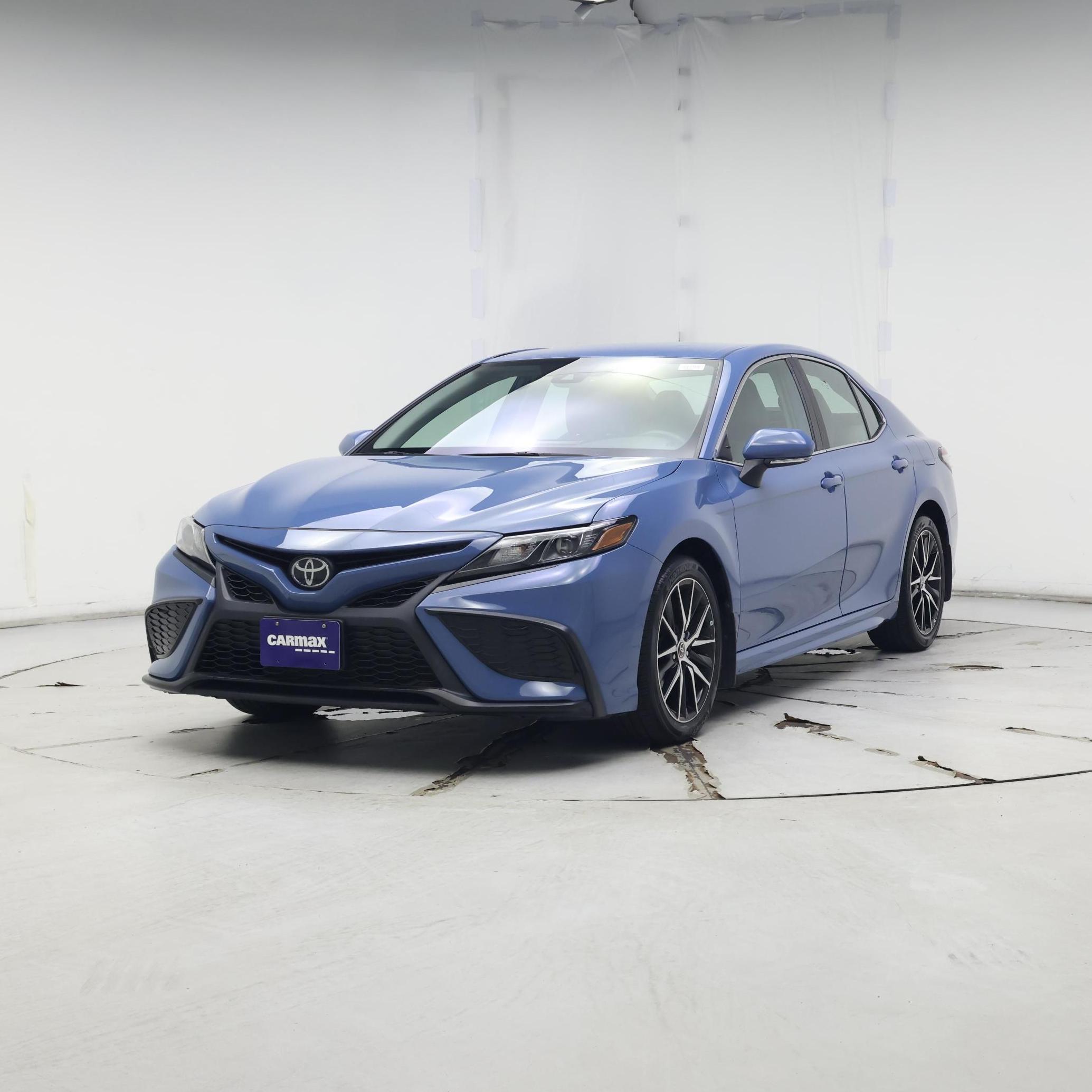 Thumbnail: 2023 Toyota Camry - 4