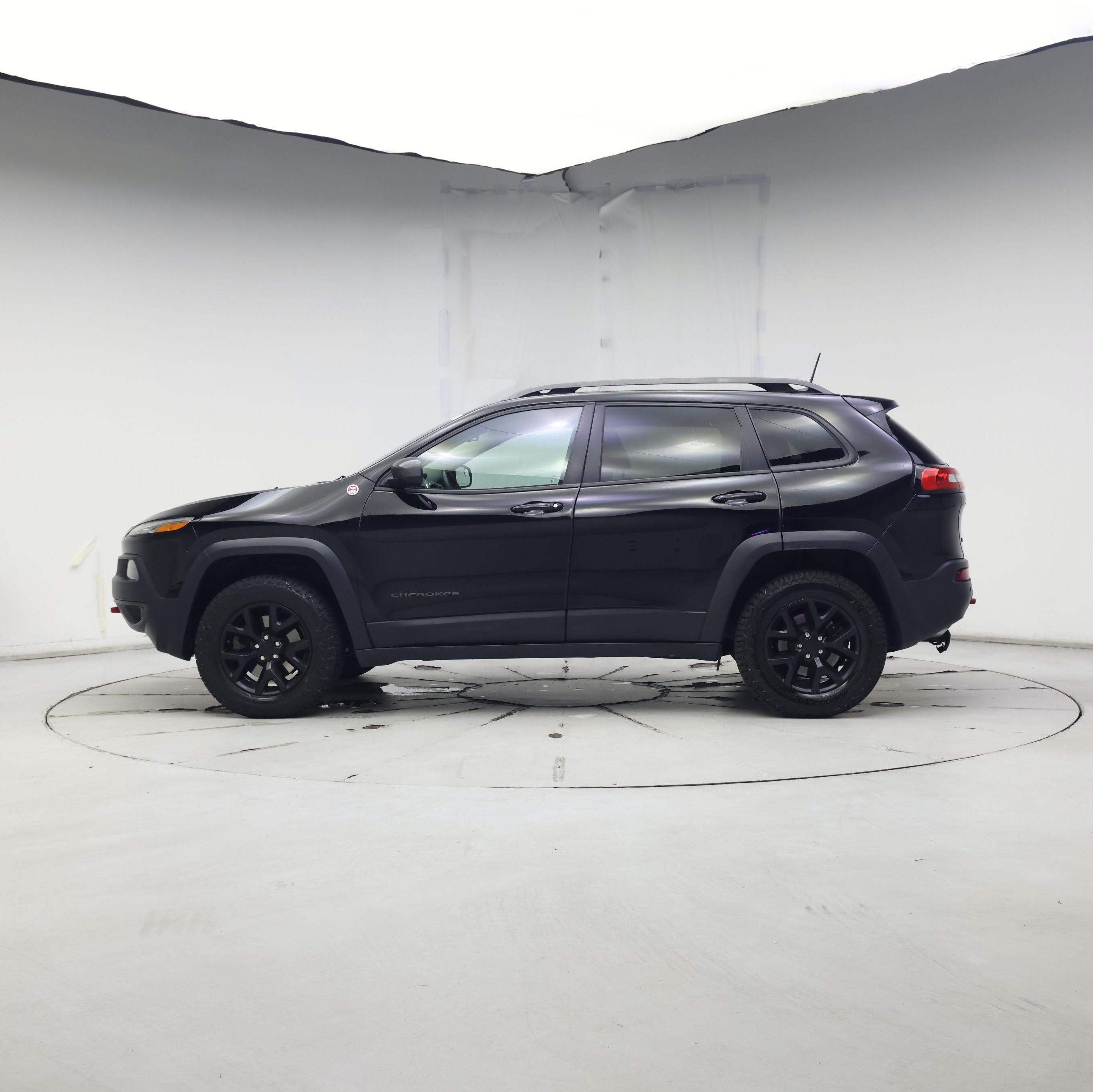 Thumbnail: 2017 Jeep Cherokee - 3