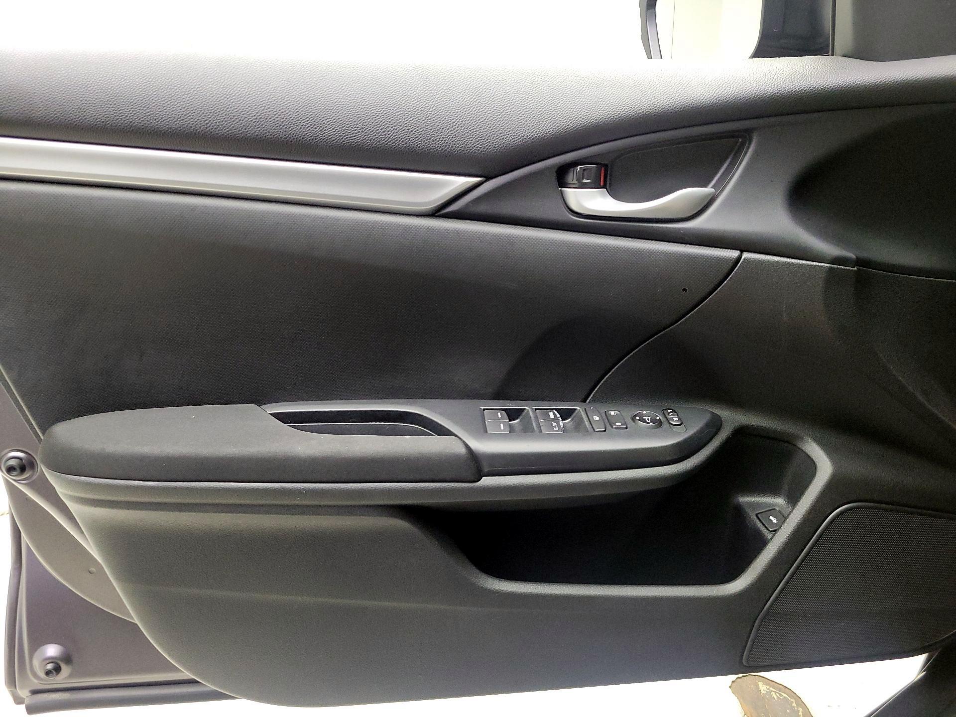 Thumbnail: 2016 Honda Civic - 12
