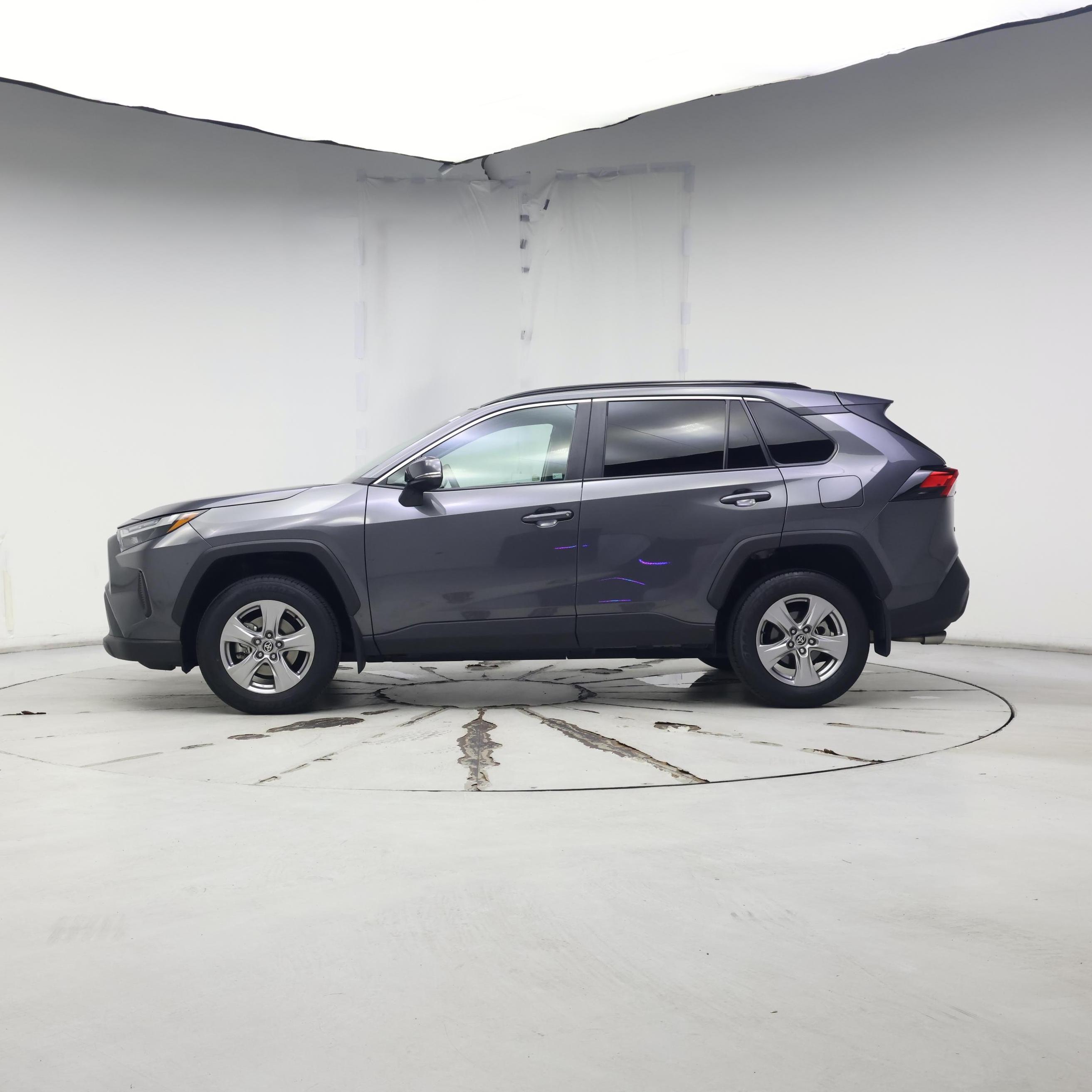 Thumbnail: 2022 Toyota RAV4 - 3