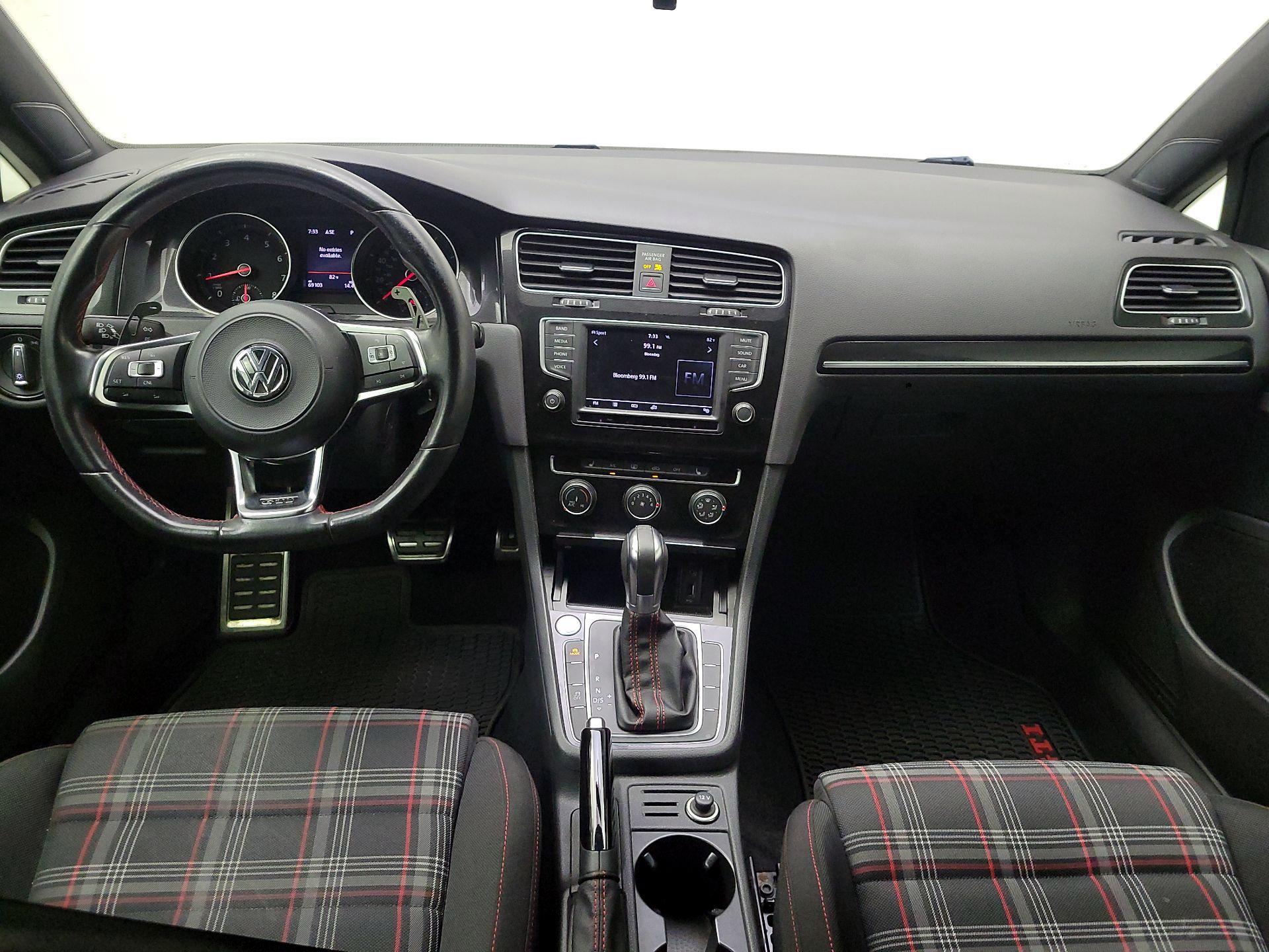Thumbnail: 2017 Volkswagen Golf - 9