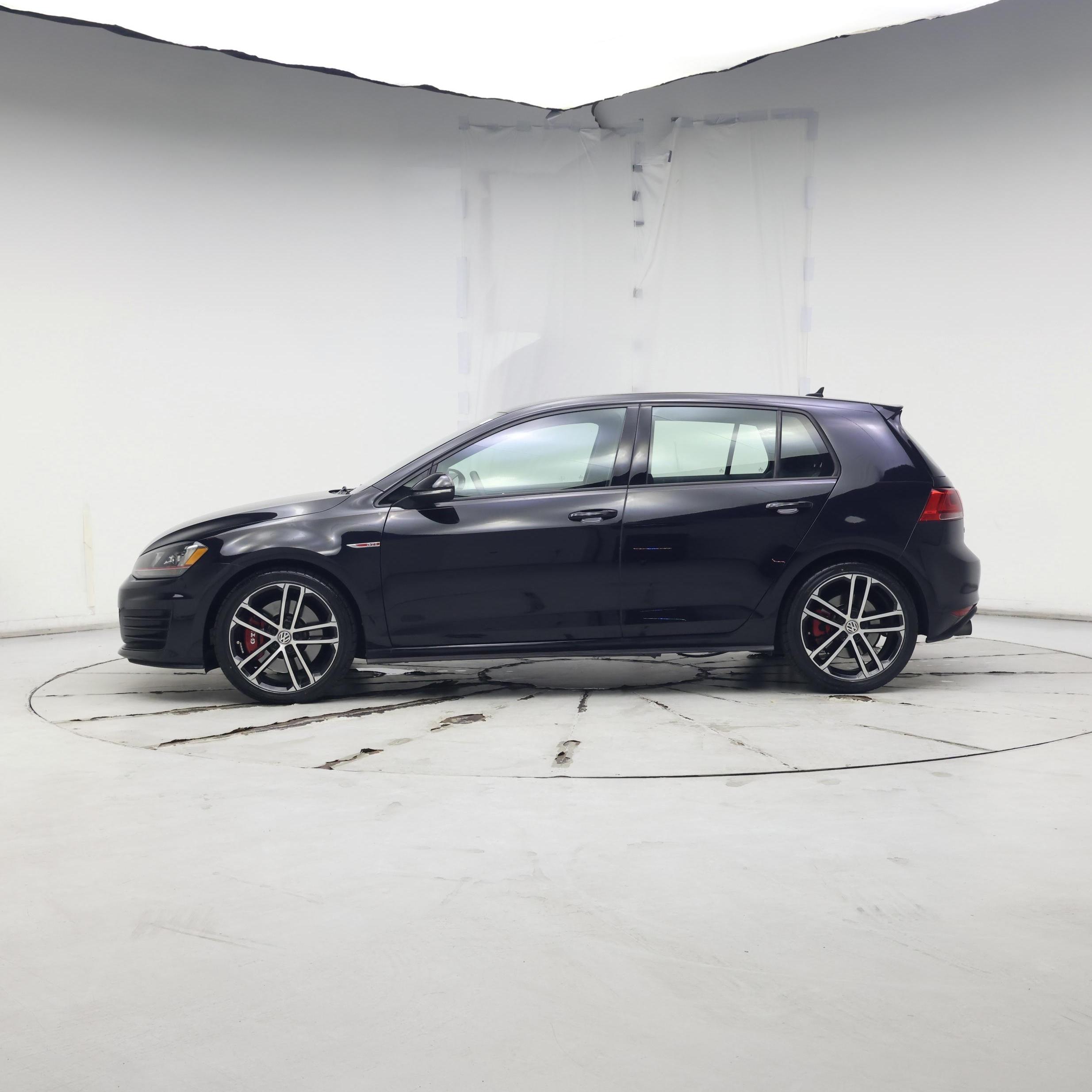 Thumbnail: 2017 Volkswagen Golf - 3