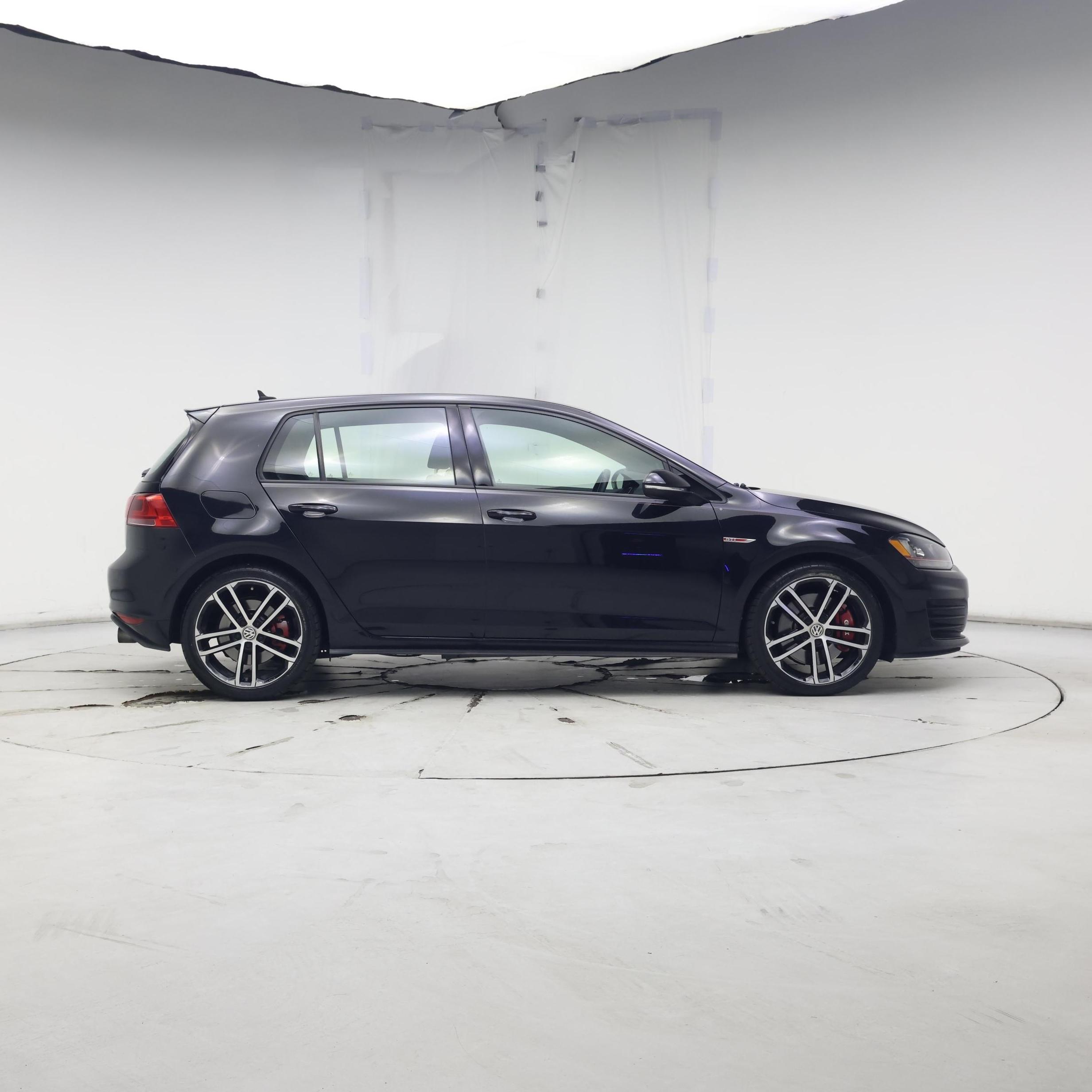 Thumbnail: 2017 Volkswagen Golf - 7