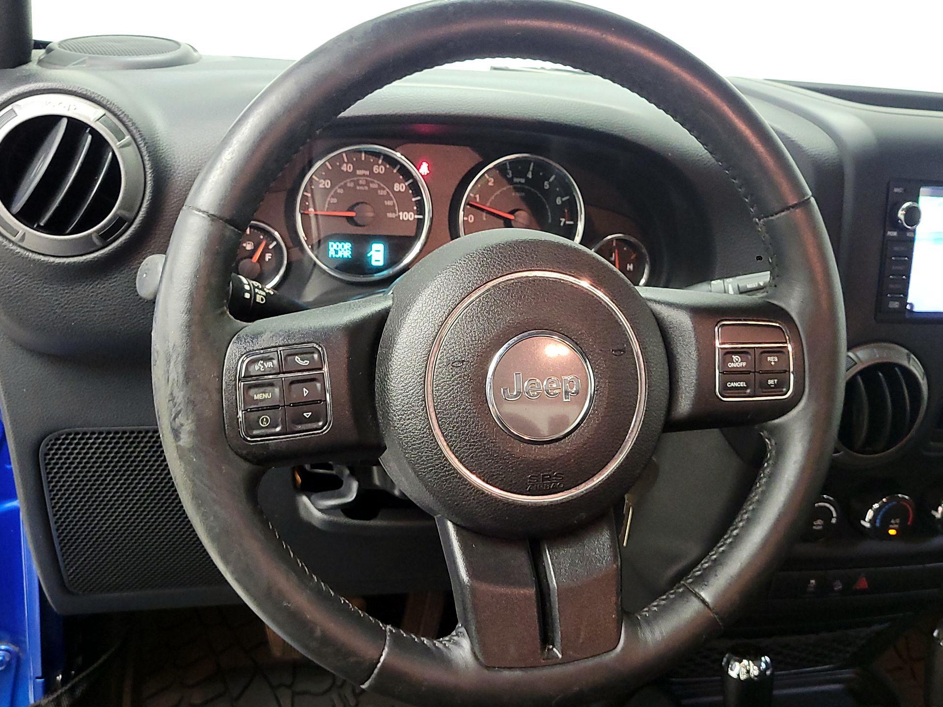 Thumbnail: 2016 Jeep Wrangler - 10