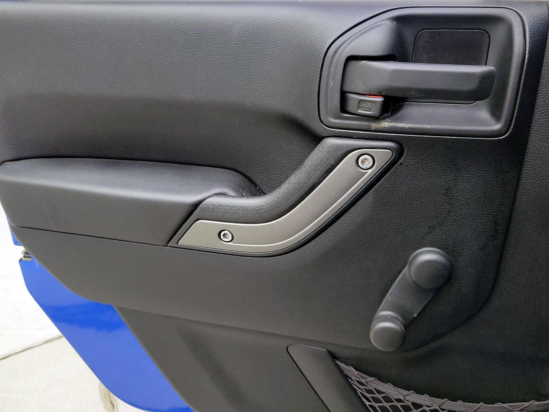 Thumbnail: 2016 Jeep Wrangler - 12