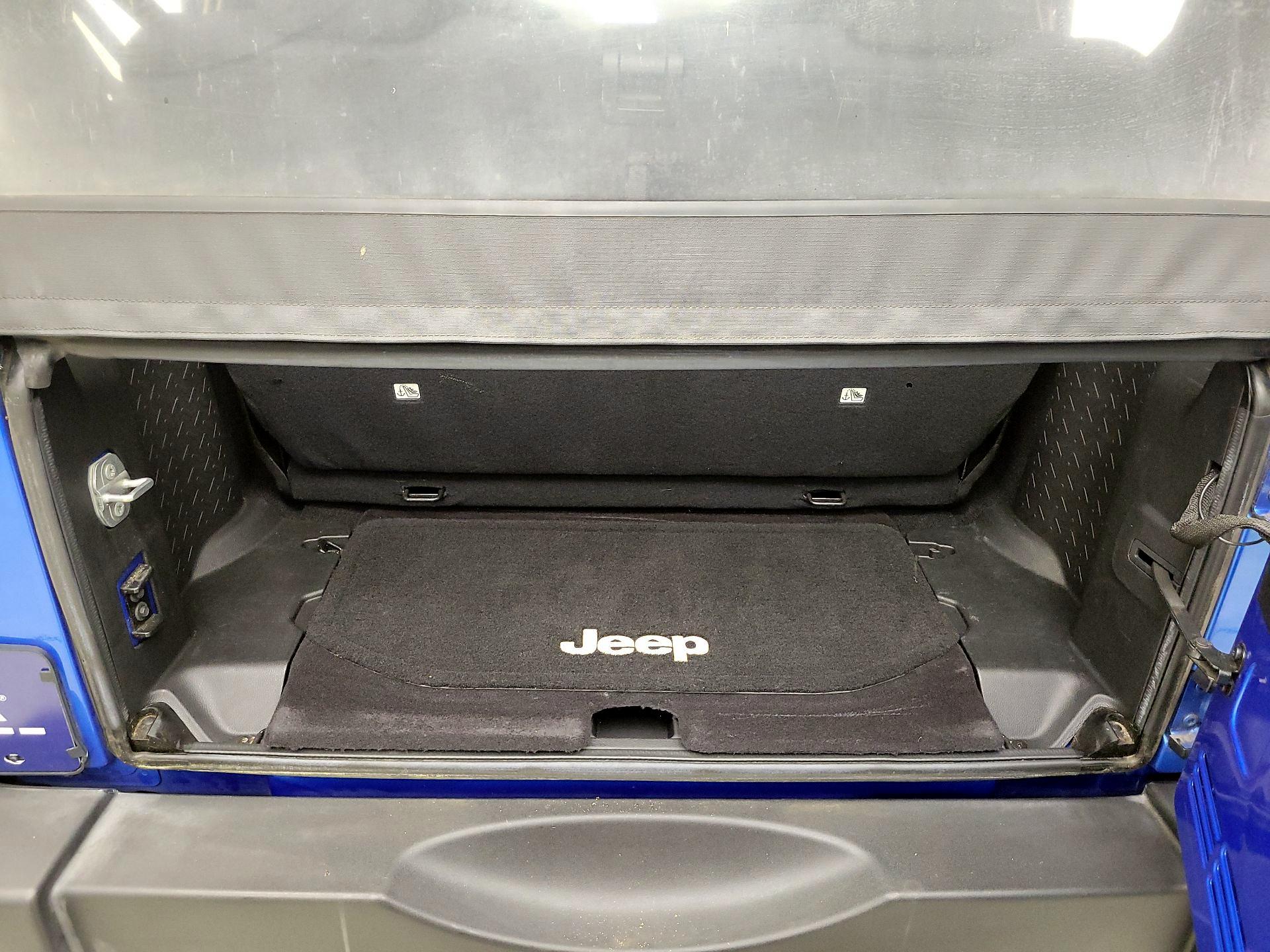 Thumbnail: 2016 Jeep Wrangler - 20
