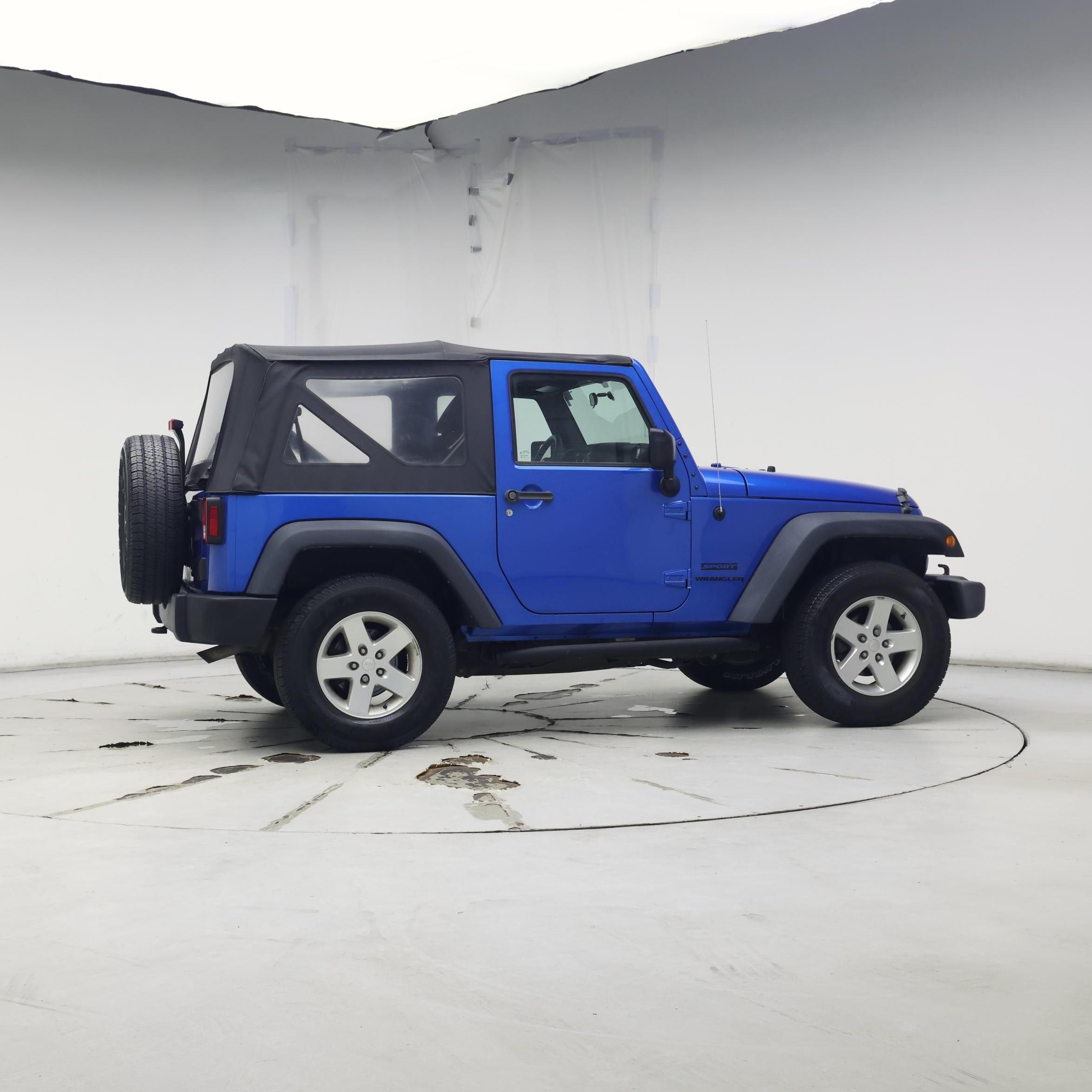 Thumbnail: 2016 Jeep Wrangler - 7