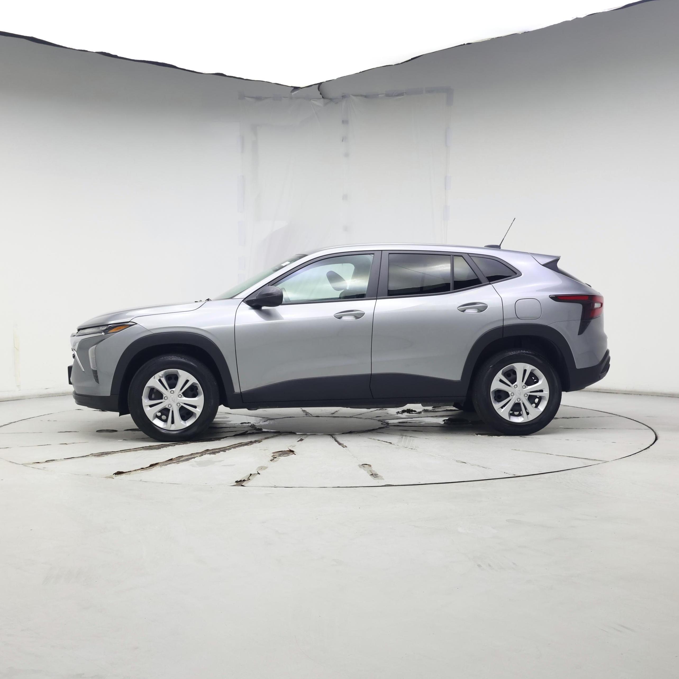 Thumbnail: 2024 Chevrolet Trax - 3